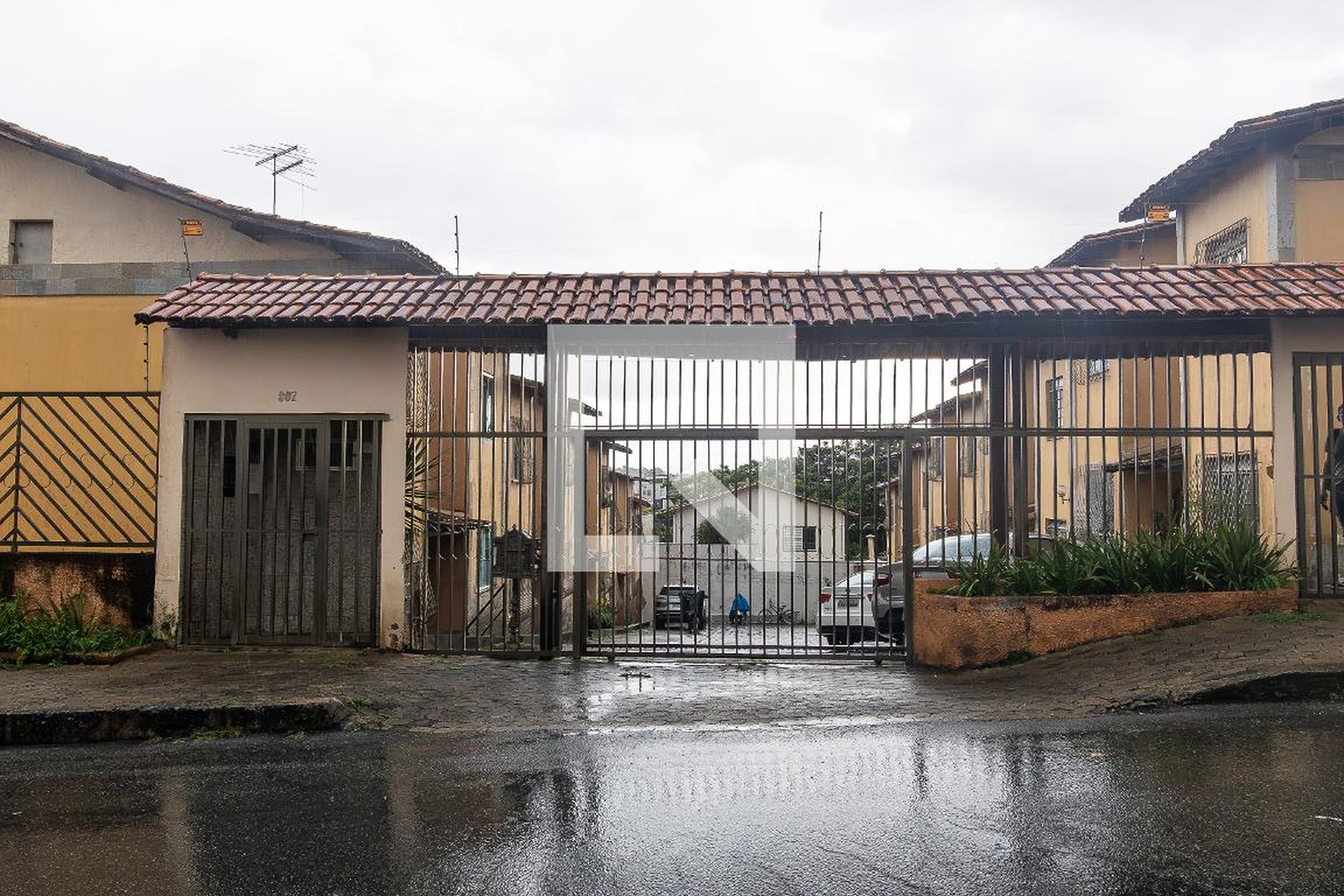 Fachada Condomínio em Rua Deputado José Raimundo, 807