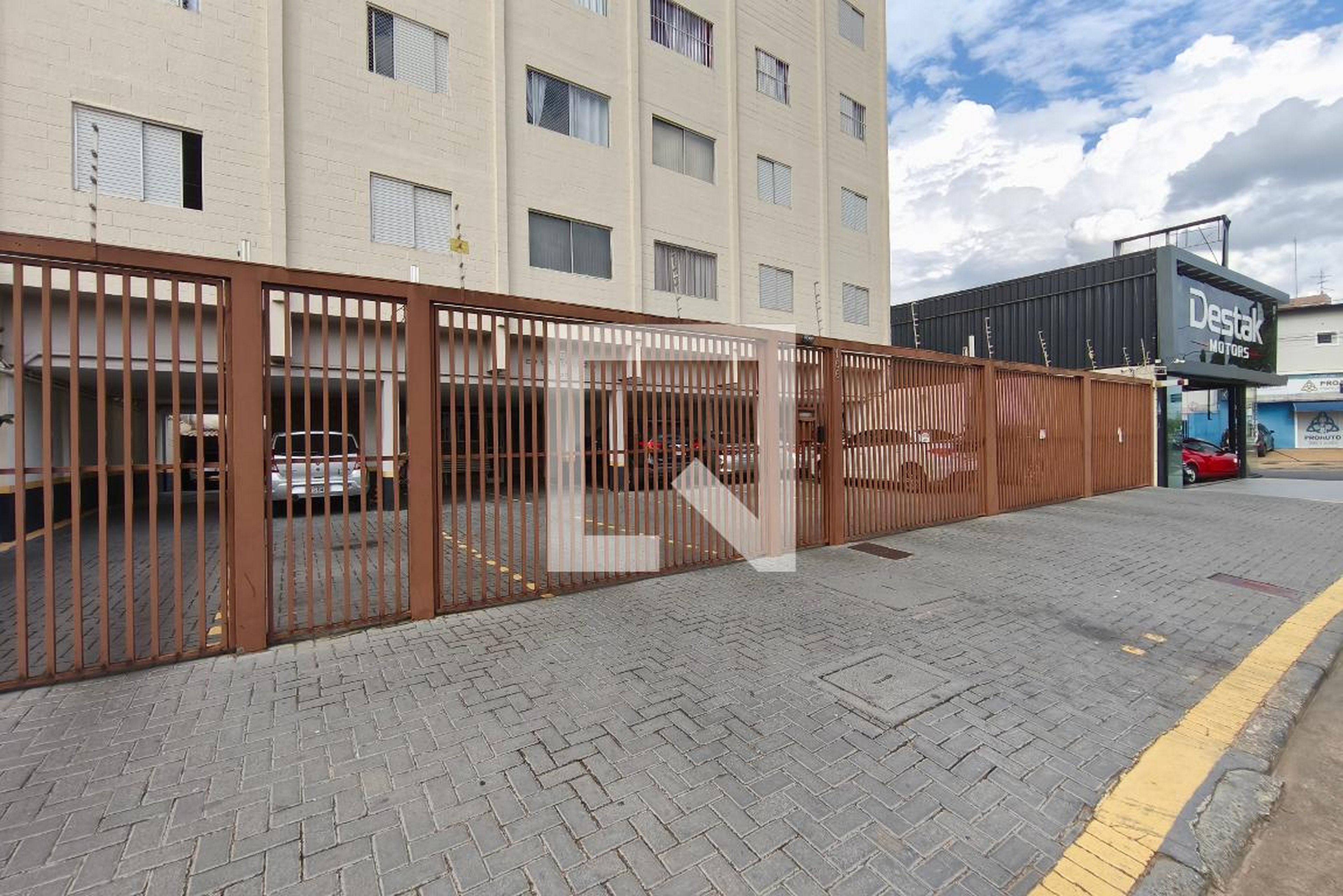 Fachada do Condomínio Edifício Santa Luzia