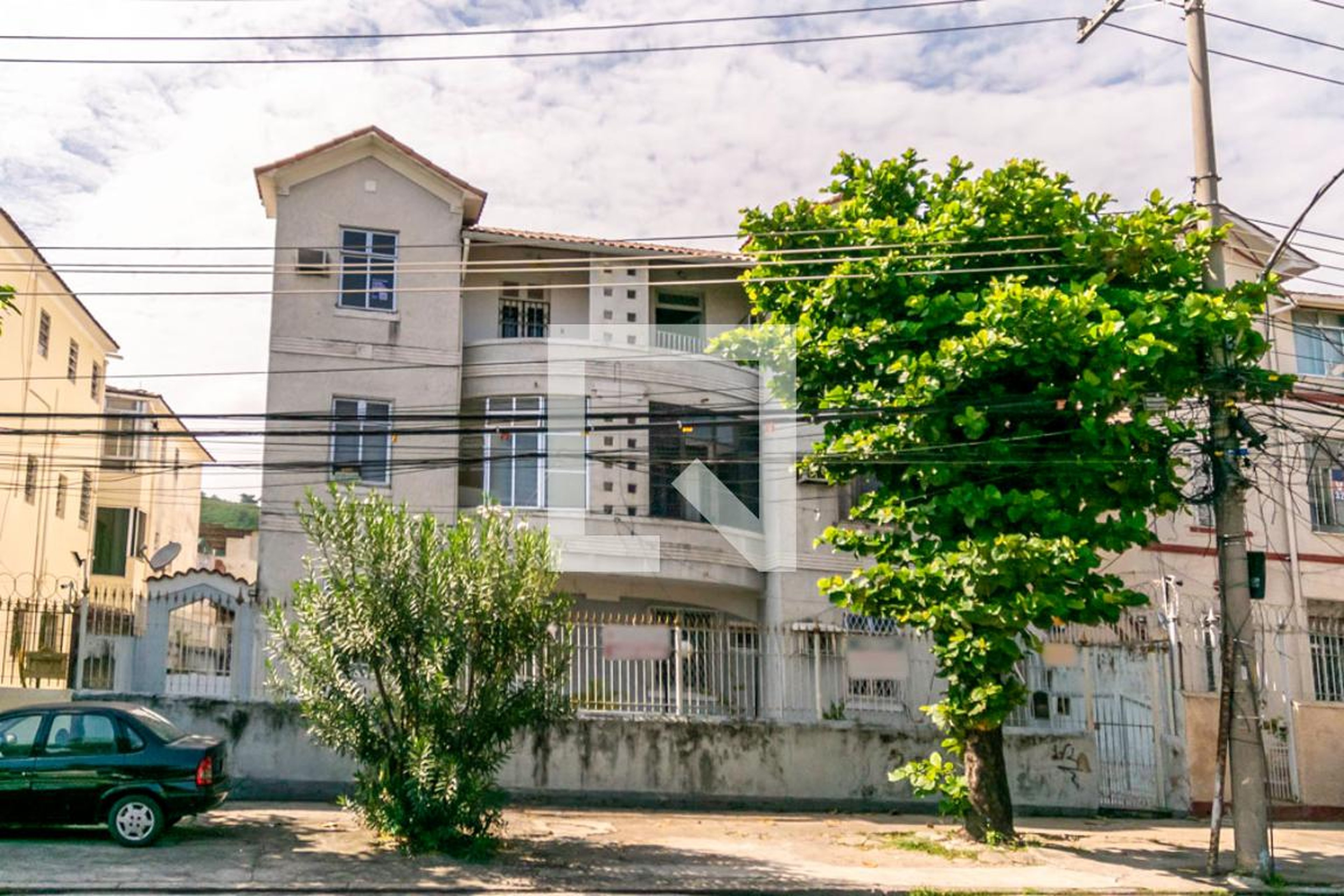 Fachada do Prédio Condomínio em Avenida Meriti, 96