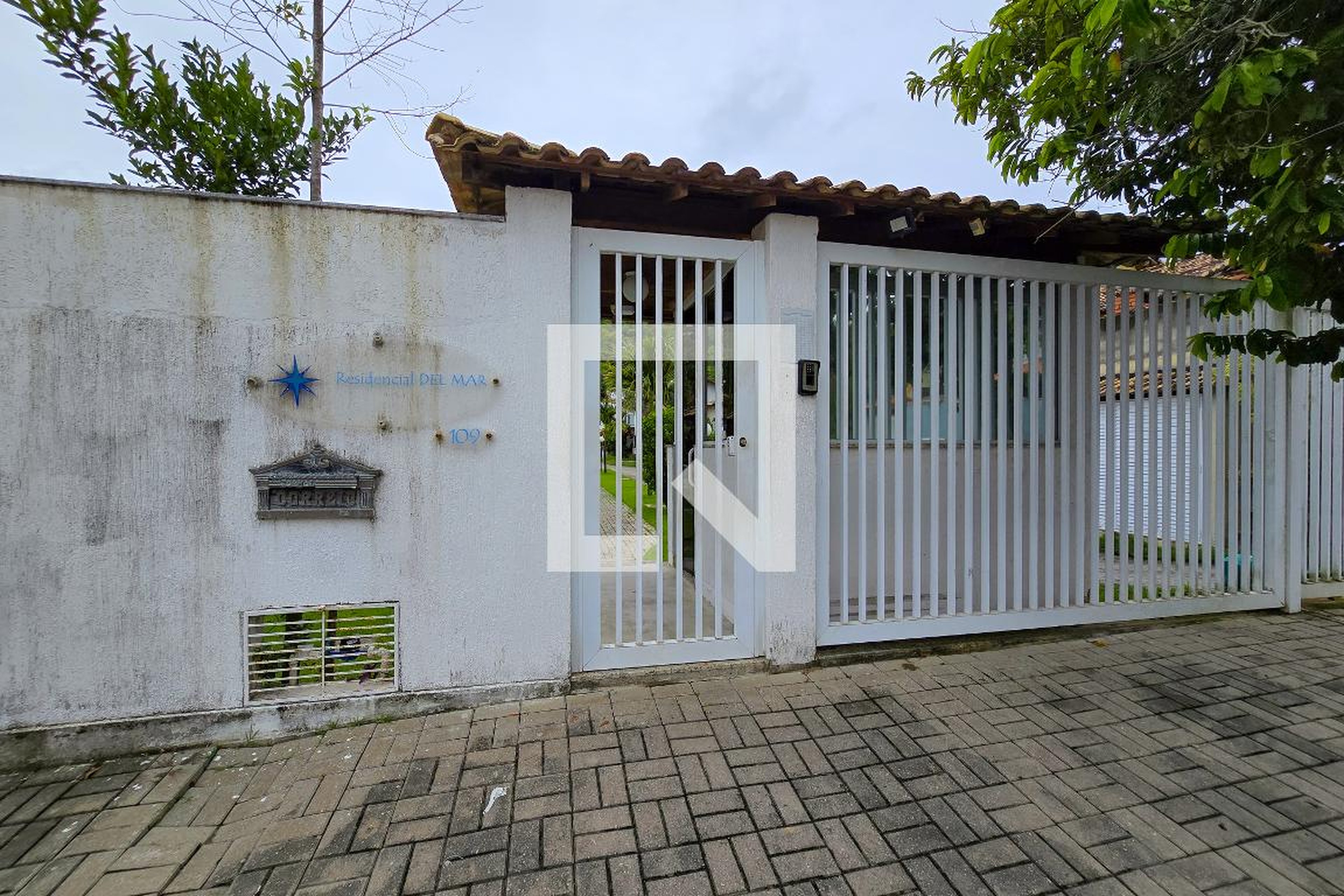 Fachada do condomínio Condomínio em Rua Samambaia, 109