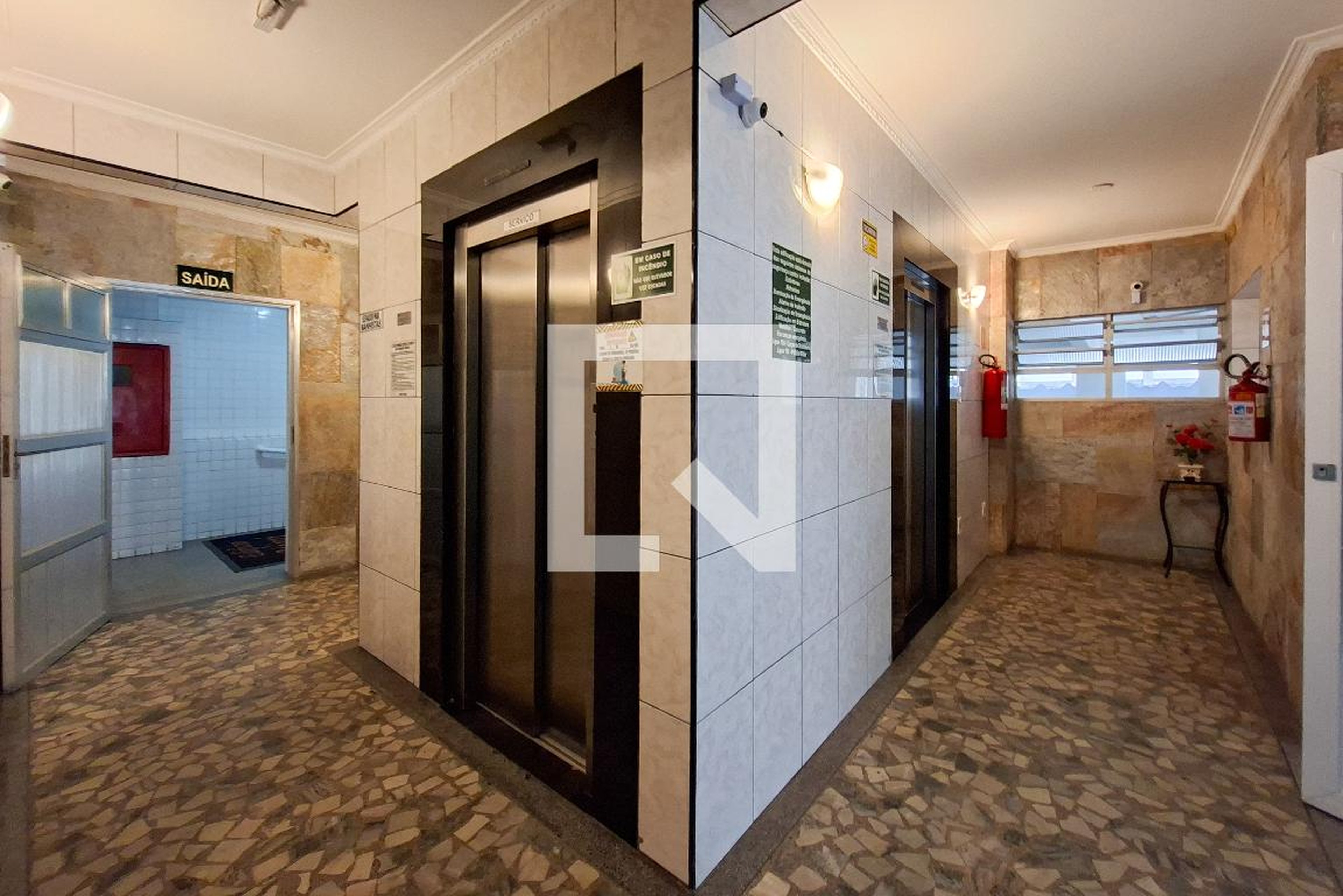 Hall de entrada - Mirai