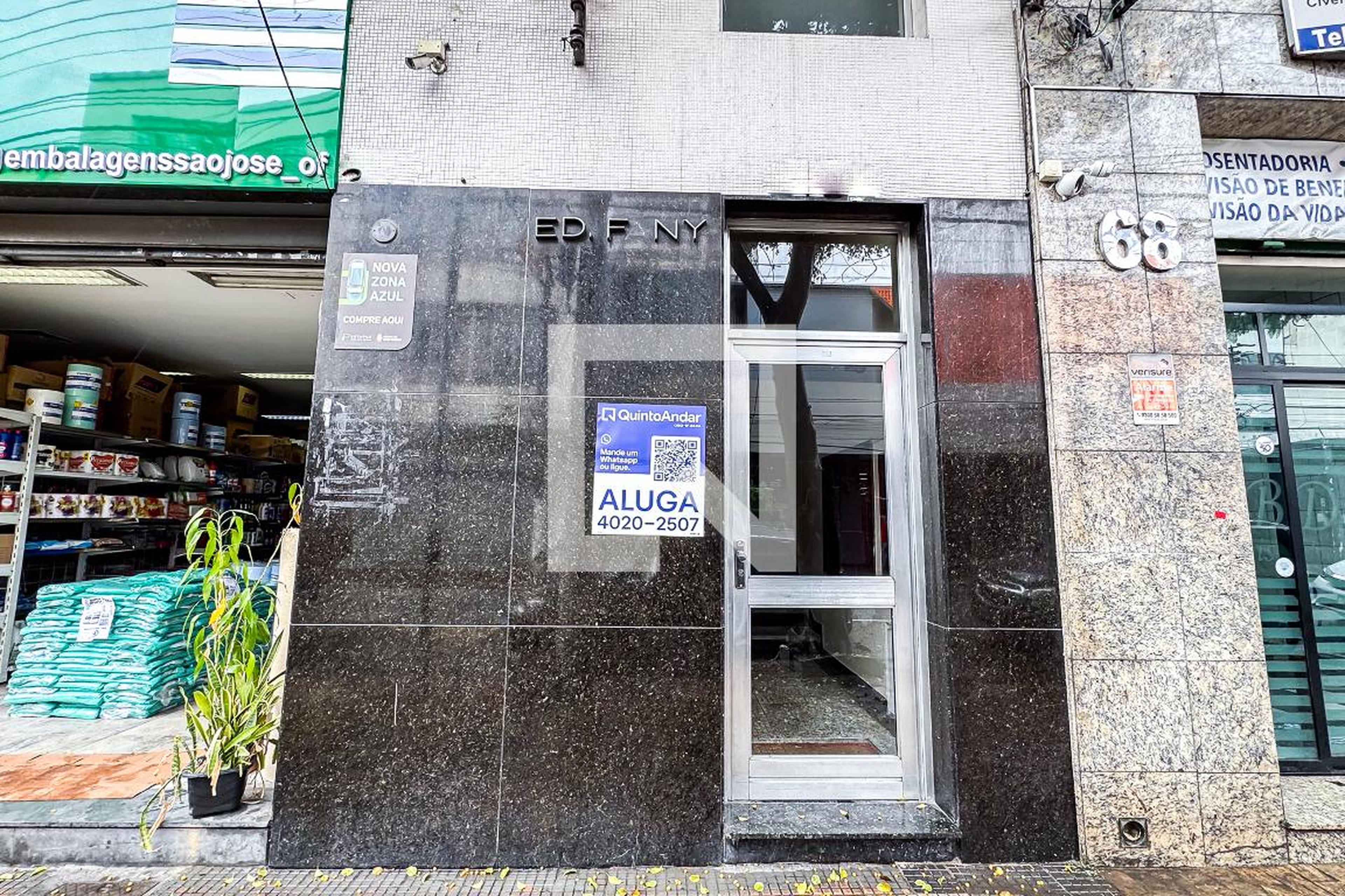 Fachada Condomínio em Rua Silva Jardim, 72