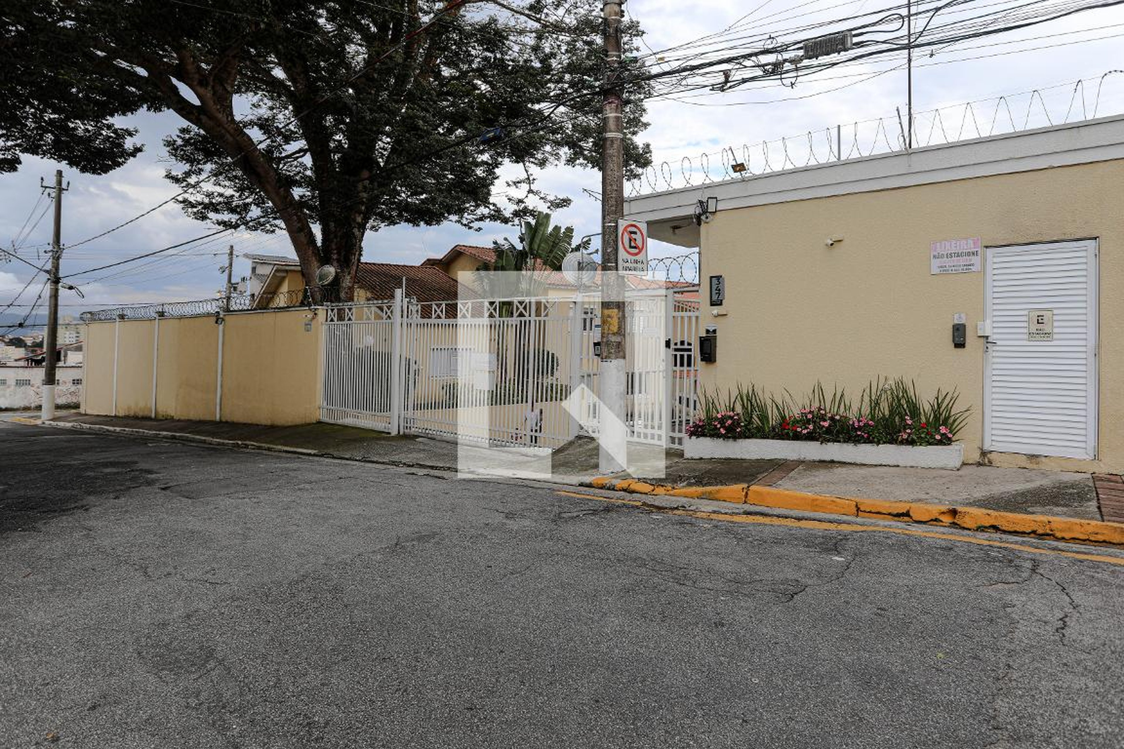 Fachada Condomínio em Rua Doutor Freitas Valê, 347