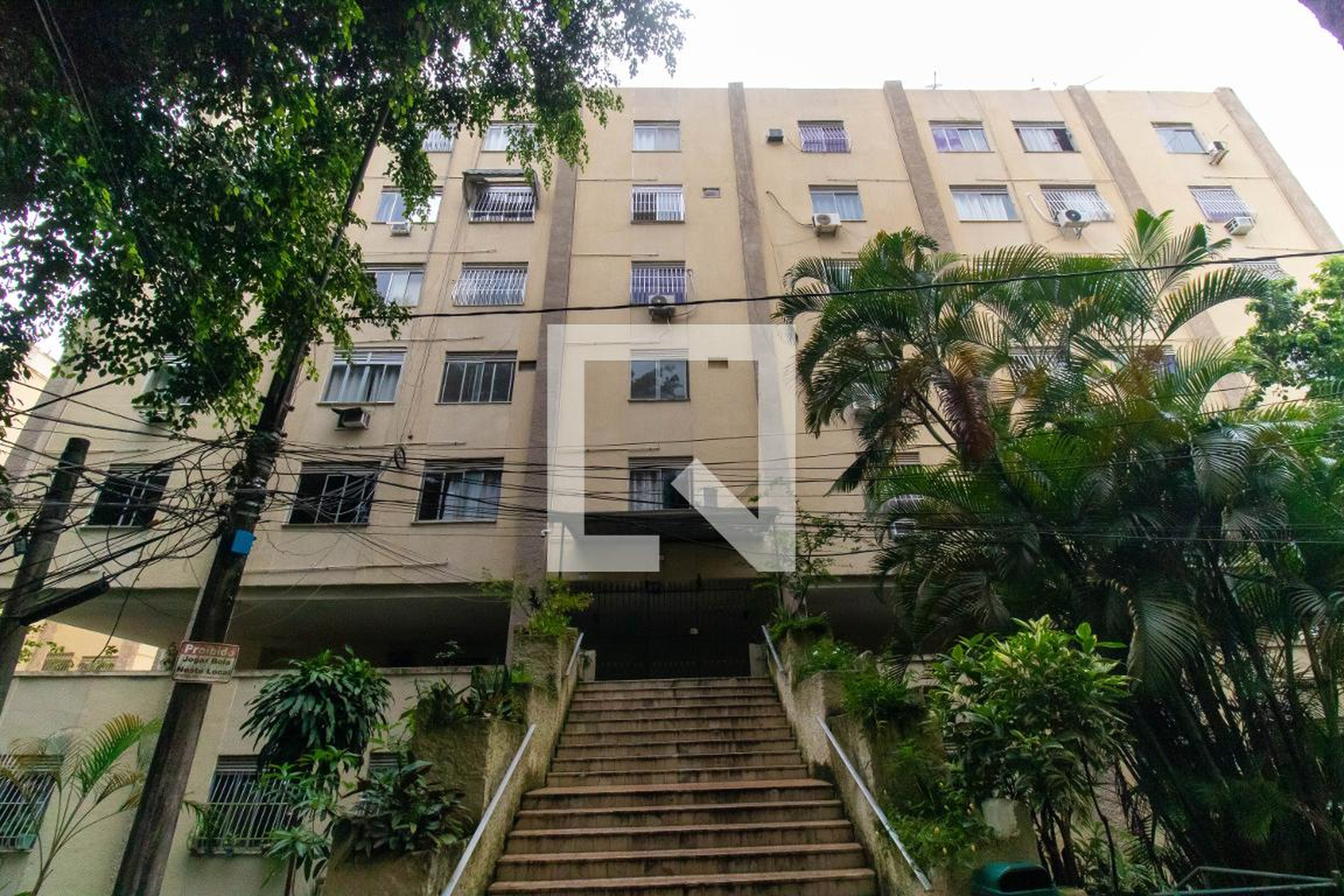 Fachada Condomínio em Travessa Nossa Senhora de Lourdes, 407