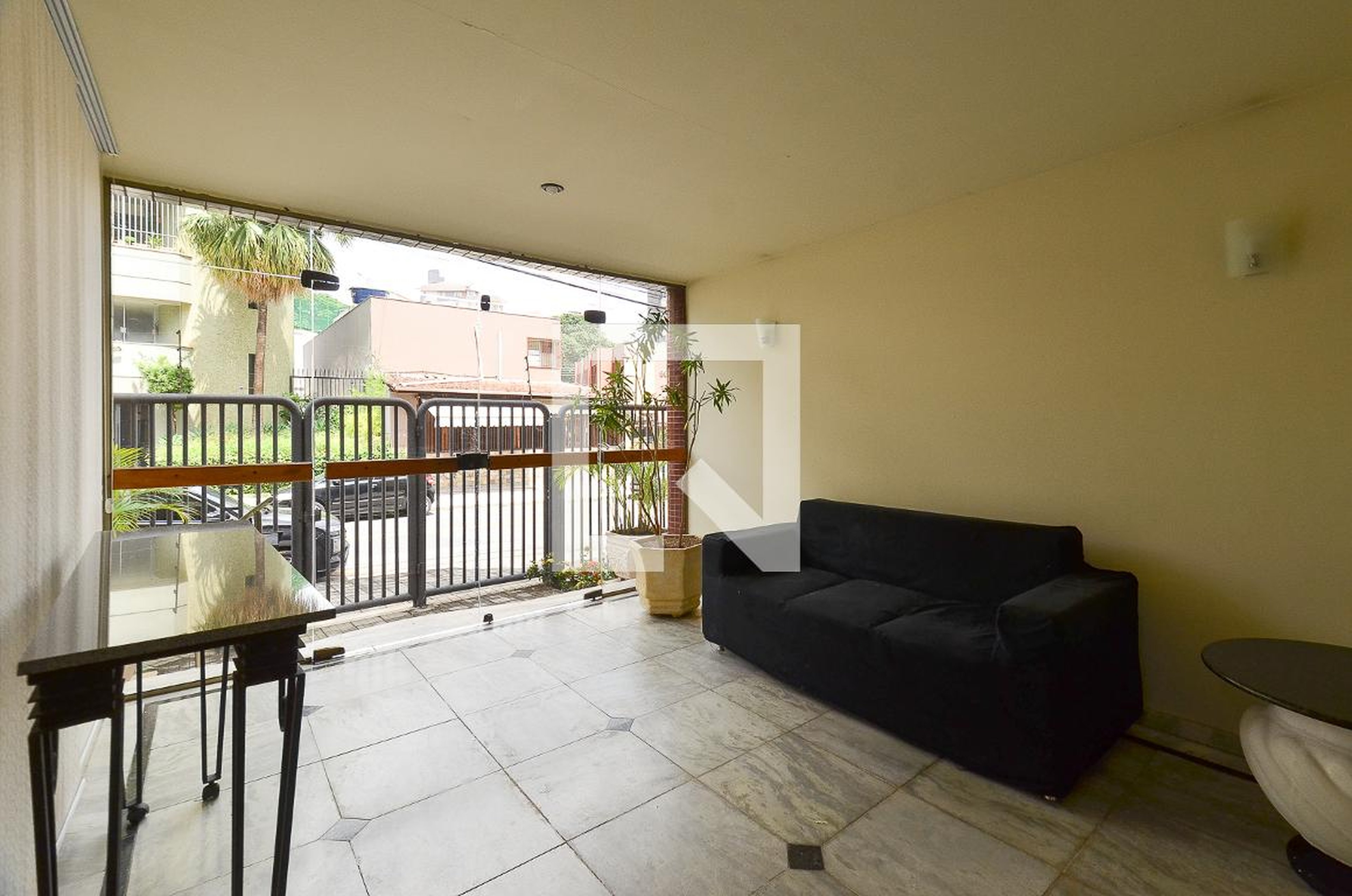 Hall de entrada Condomínio em Rua Afonso Pena Júnior, 303