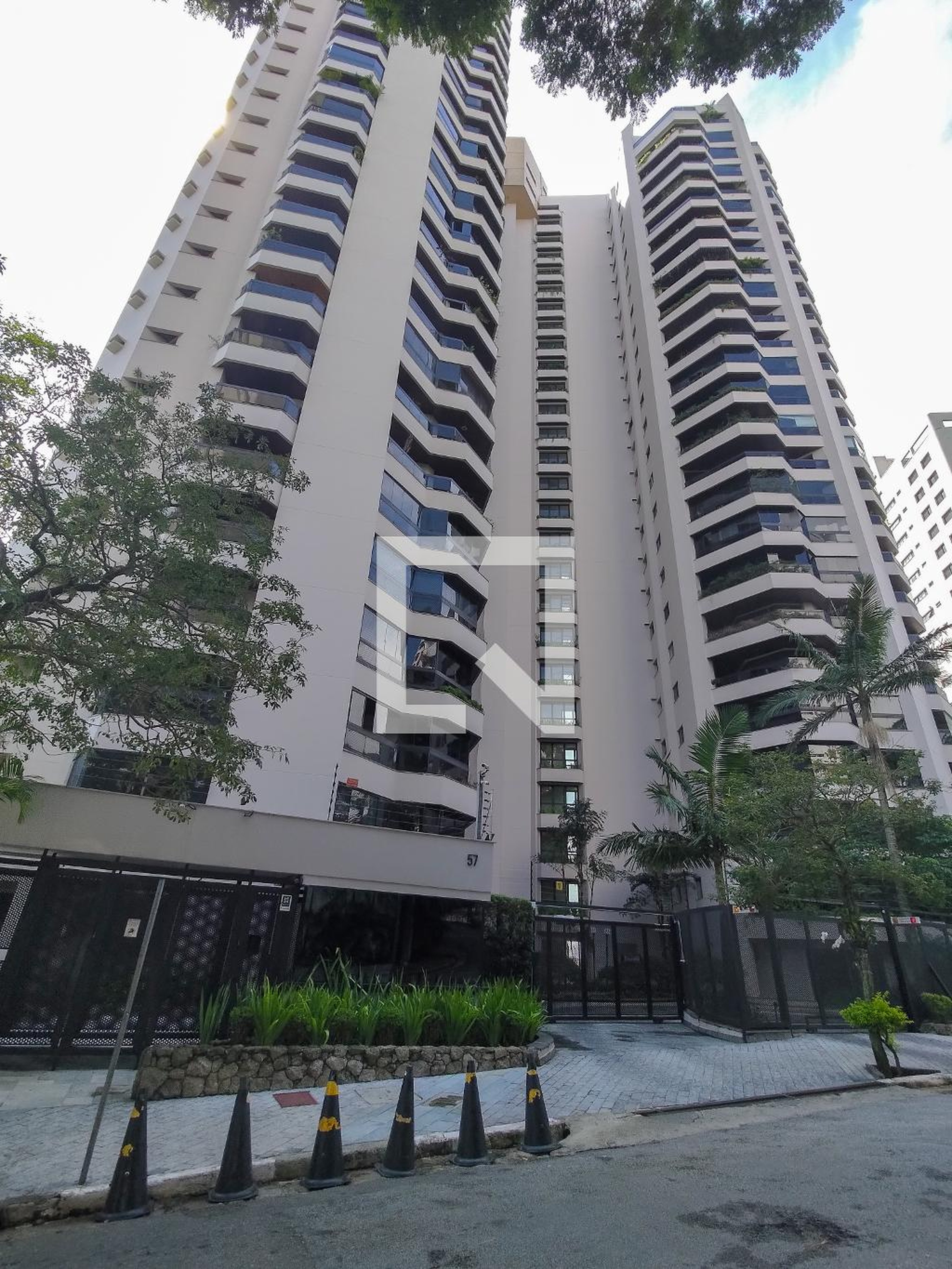 Fachada Condomínio Trafalgar Square