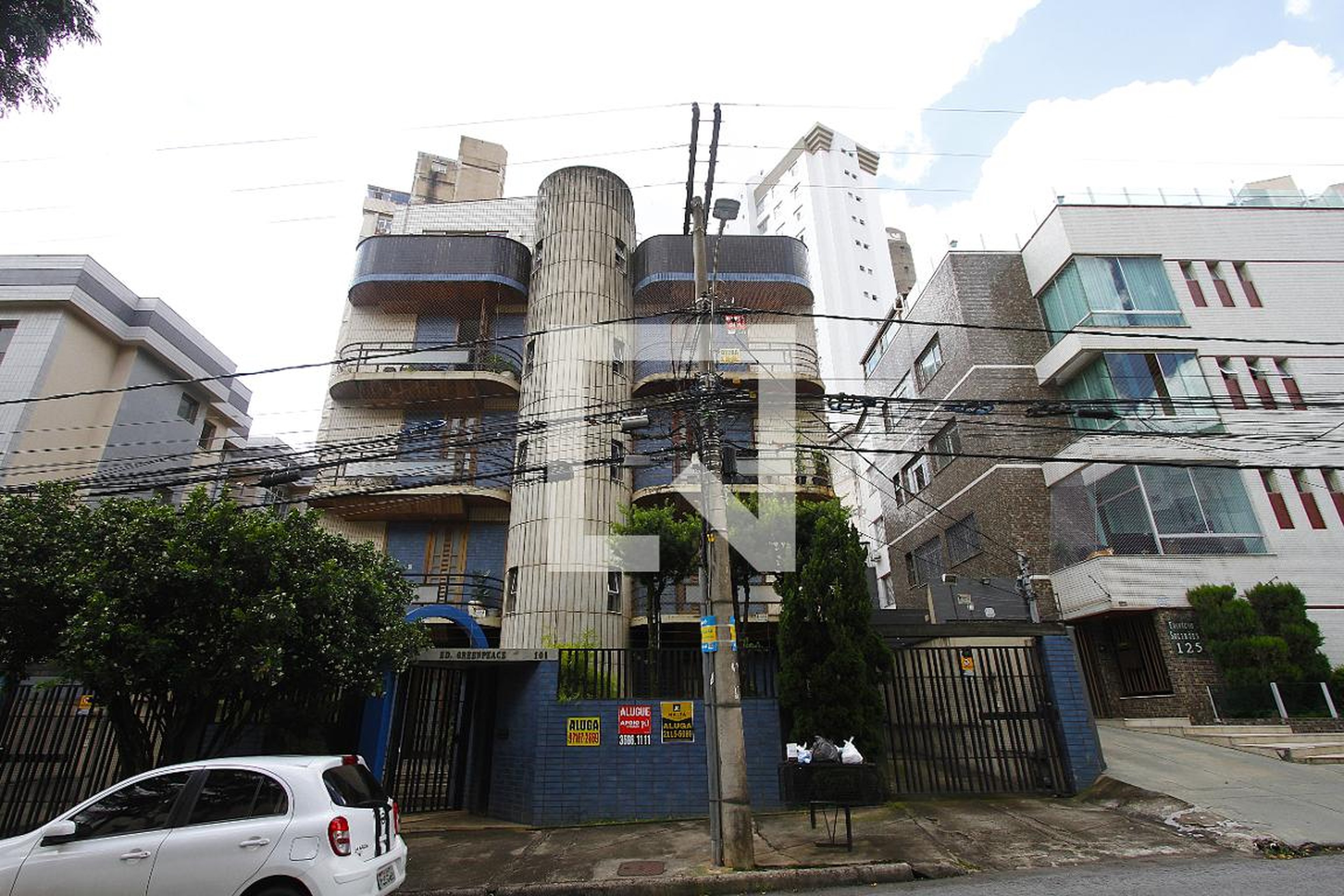 Fachada do Prédio Condomínio em Rua Engenheiro Aluísio Rocha, 101