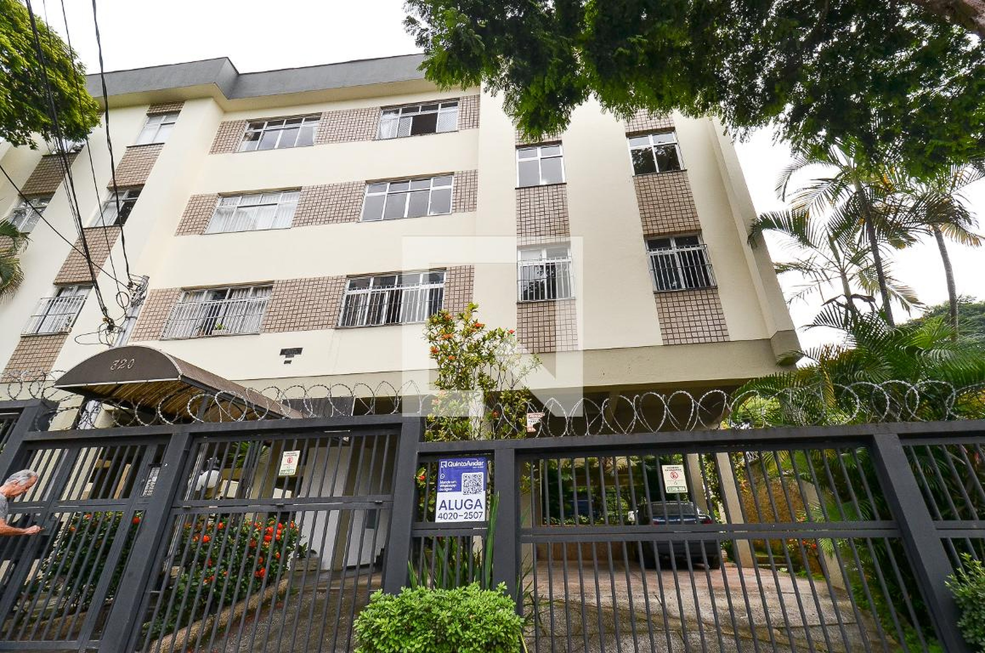 Fachada Condomínio em Rua José Cleto, 320