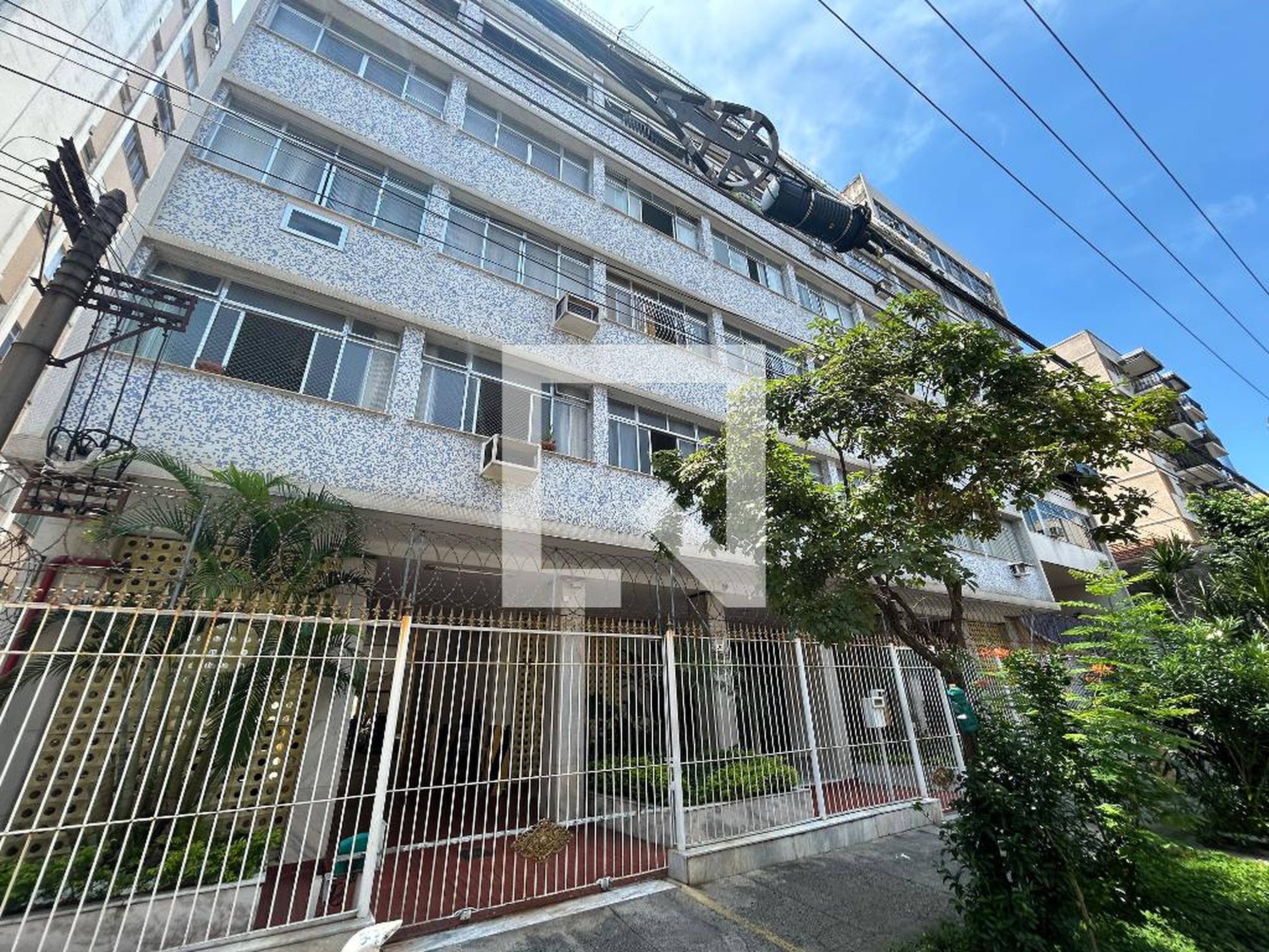 Fachada Condomínio em Rua Pedro de Carvalho, 237