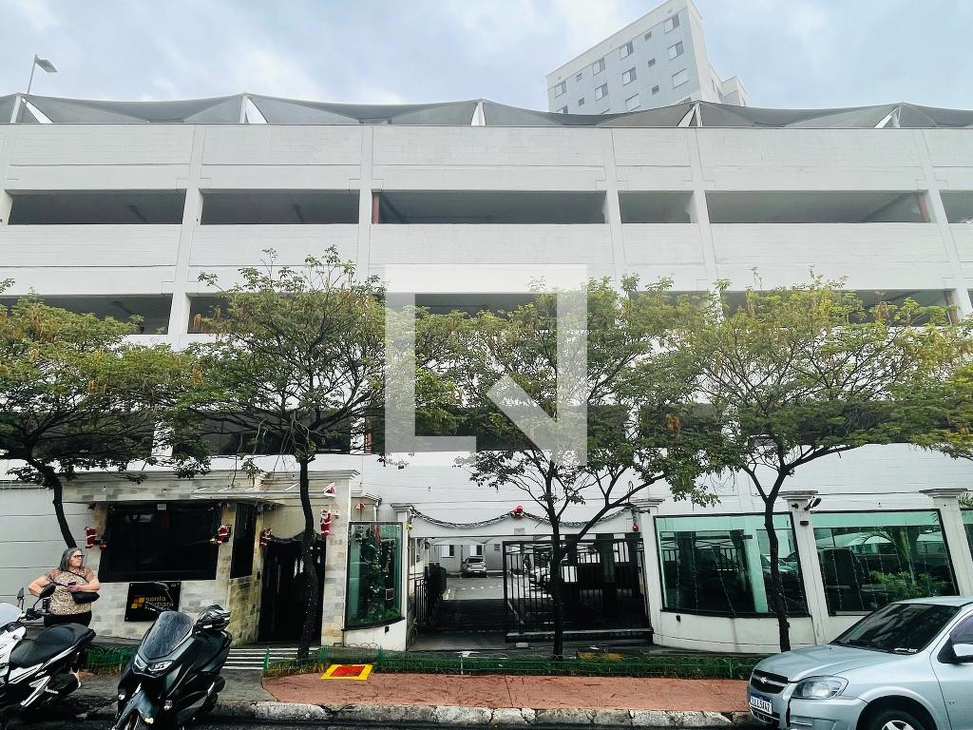 Fachada do Prédio Condomínio em Rua Carutapera, 253