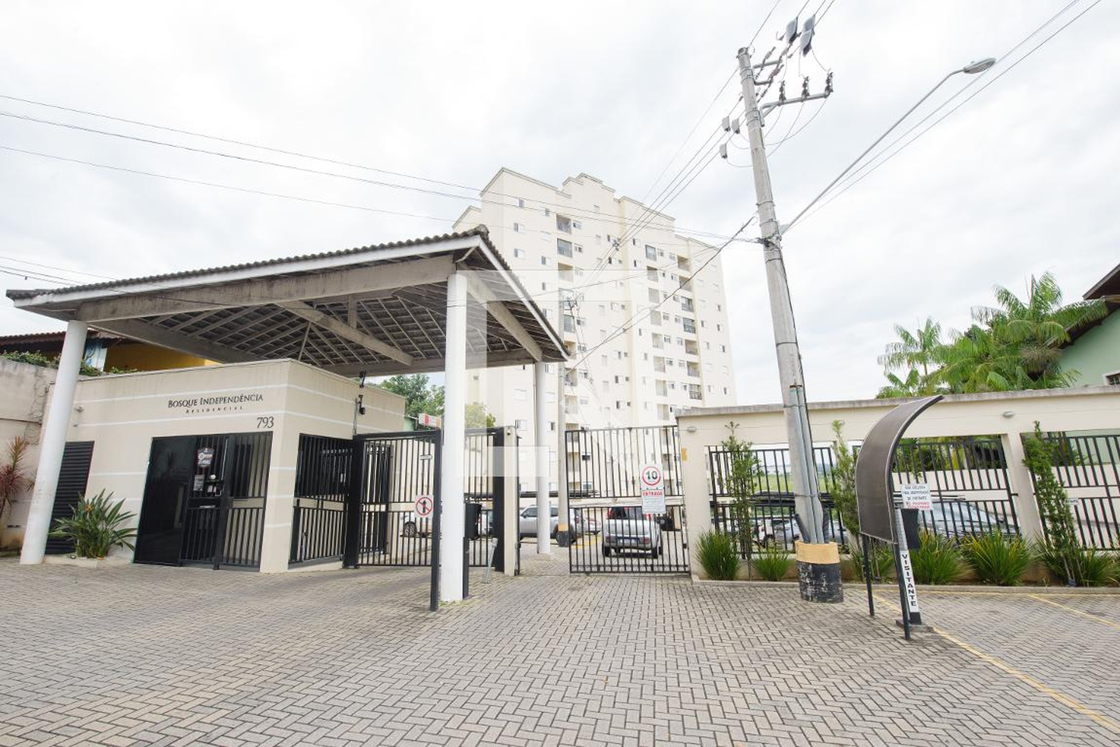 Fachada do condomínio Condomínio Bosque Independencia