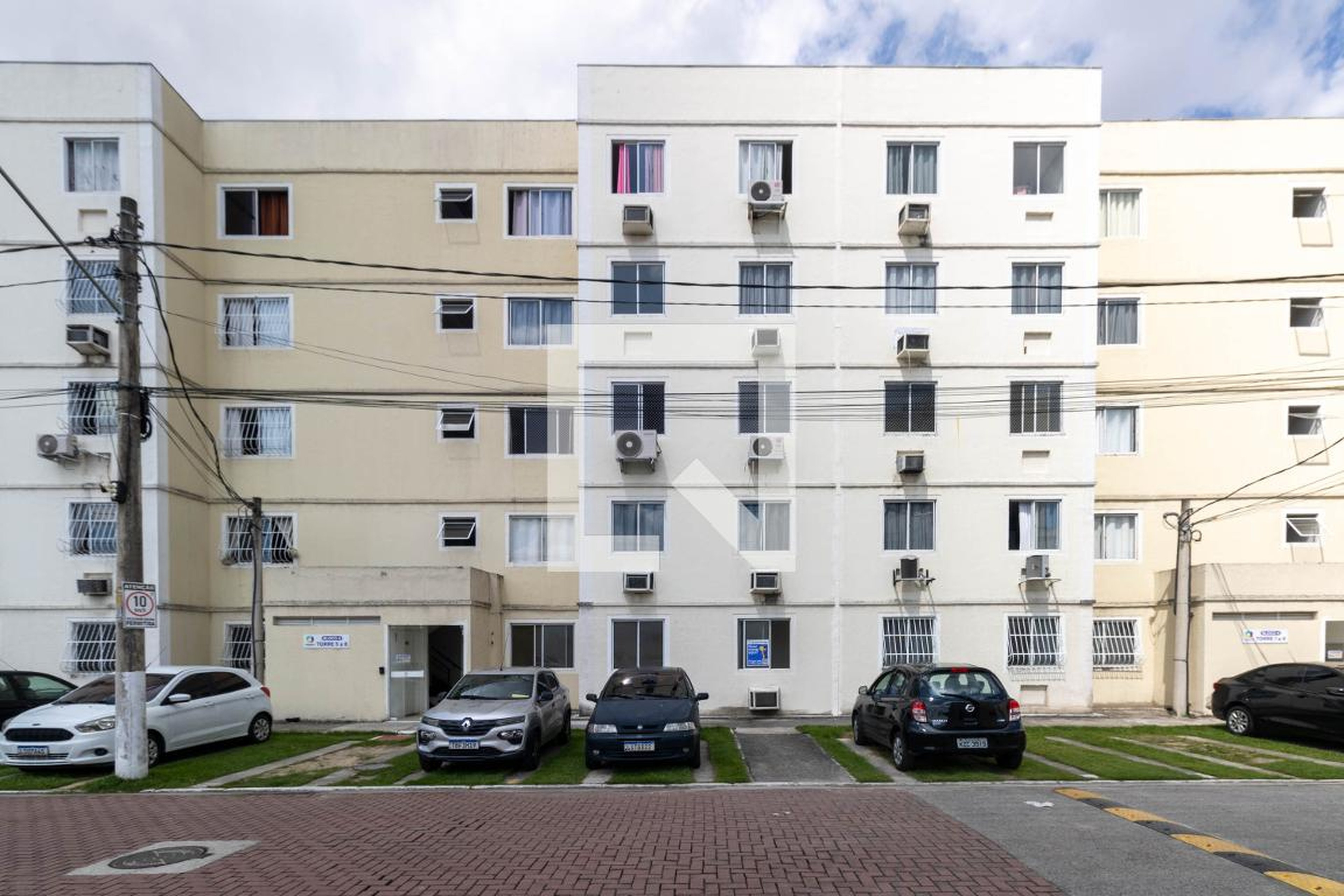 Fachada do Prédio Condomínio Completo