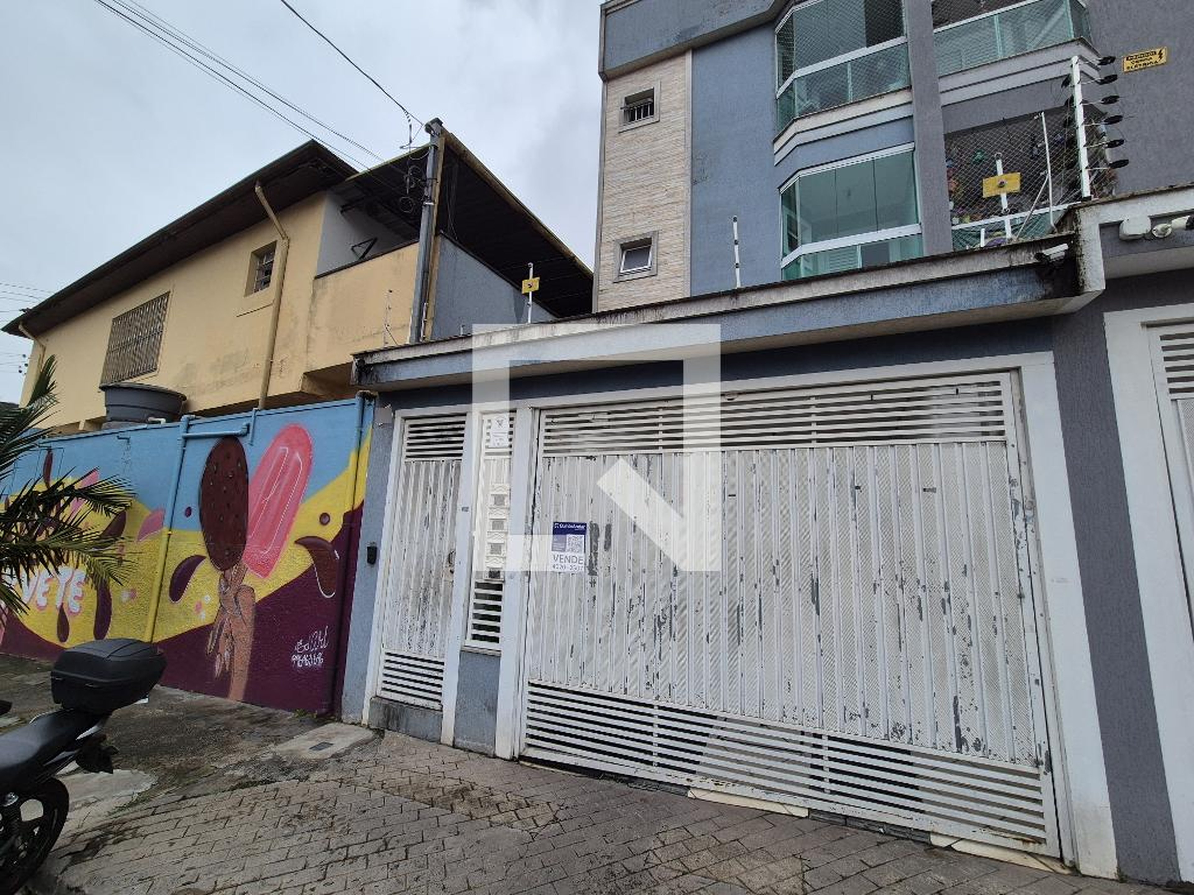 Fachada Condomínio em Rua Líbero, 33