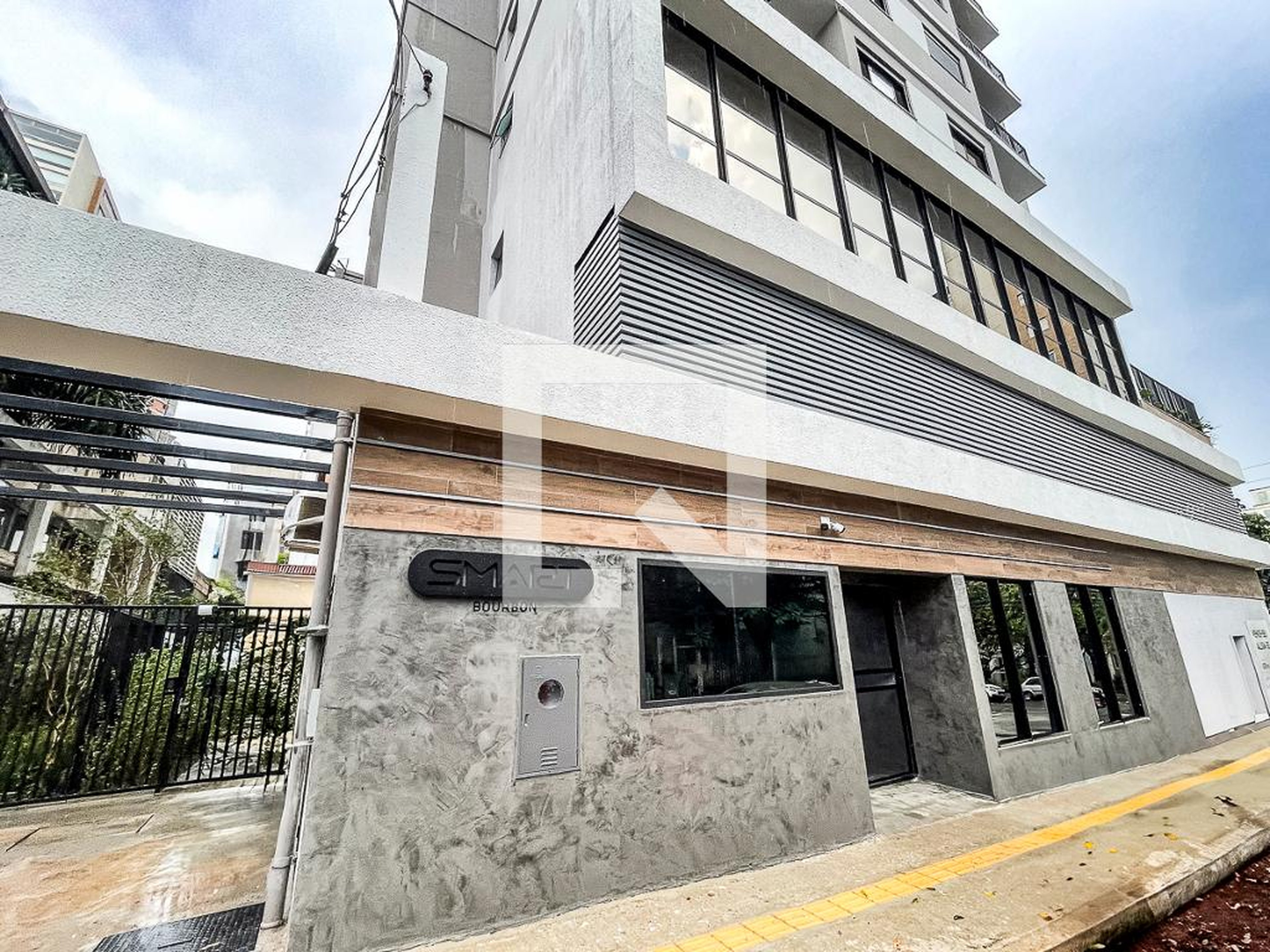 Fachada do Condomínio Condomínio Bourbon Smartstyle