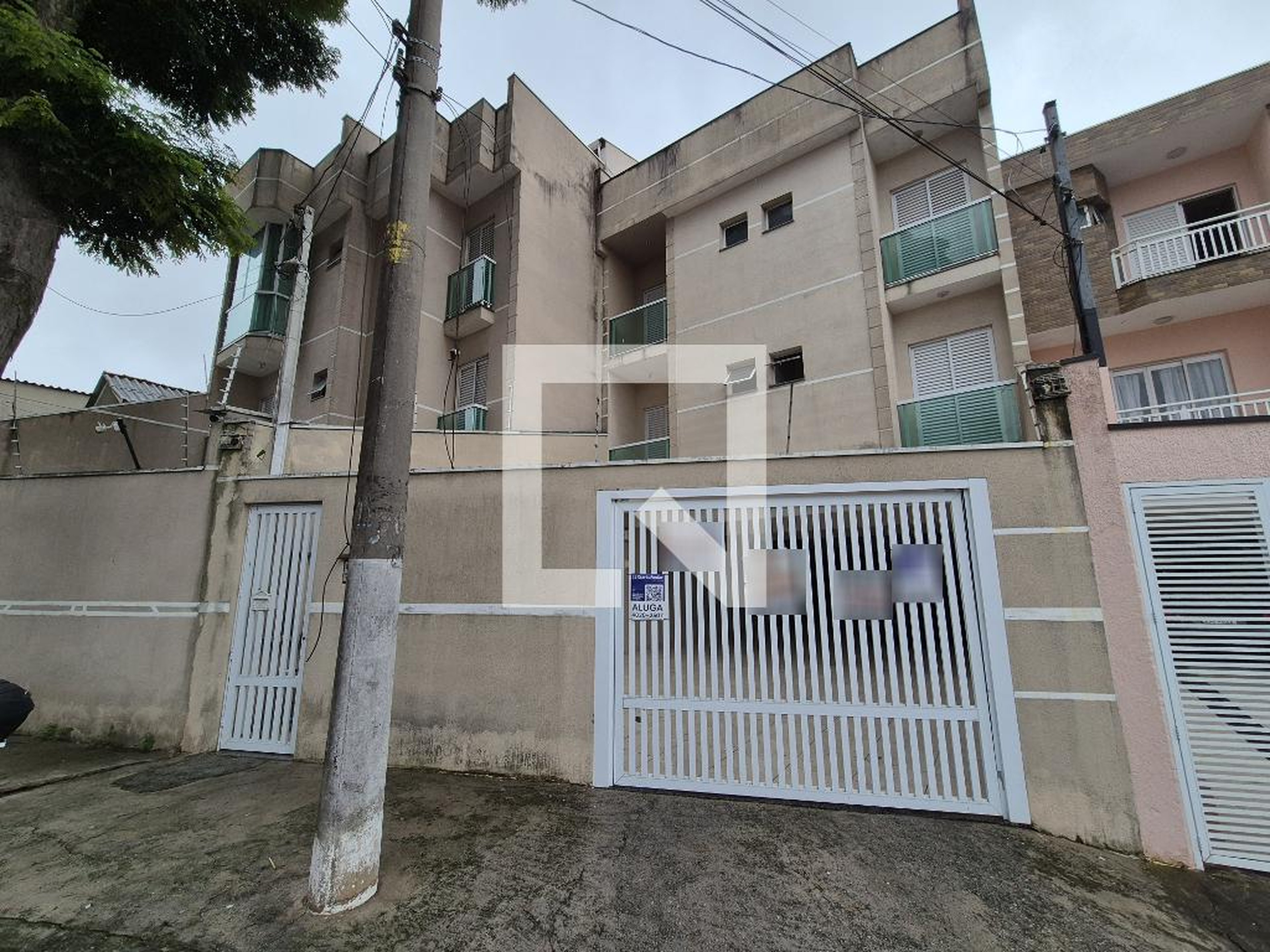 Fachada Condomínio em Rua Capelinha, 90