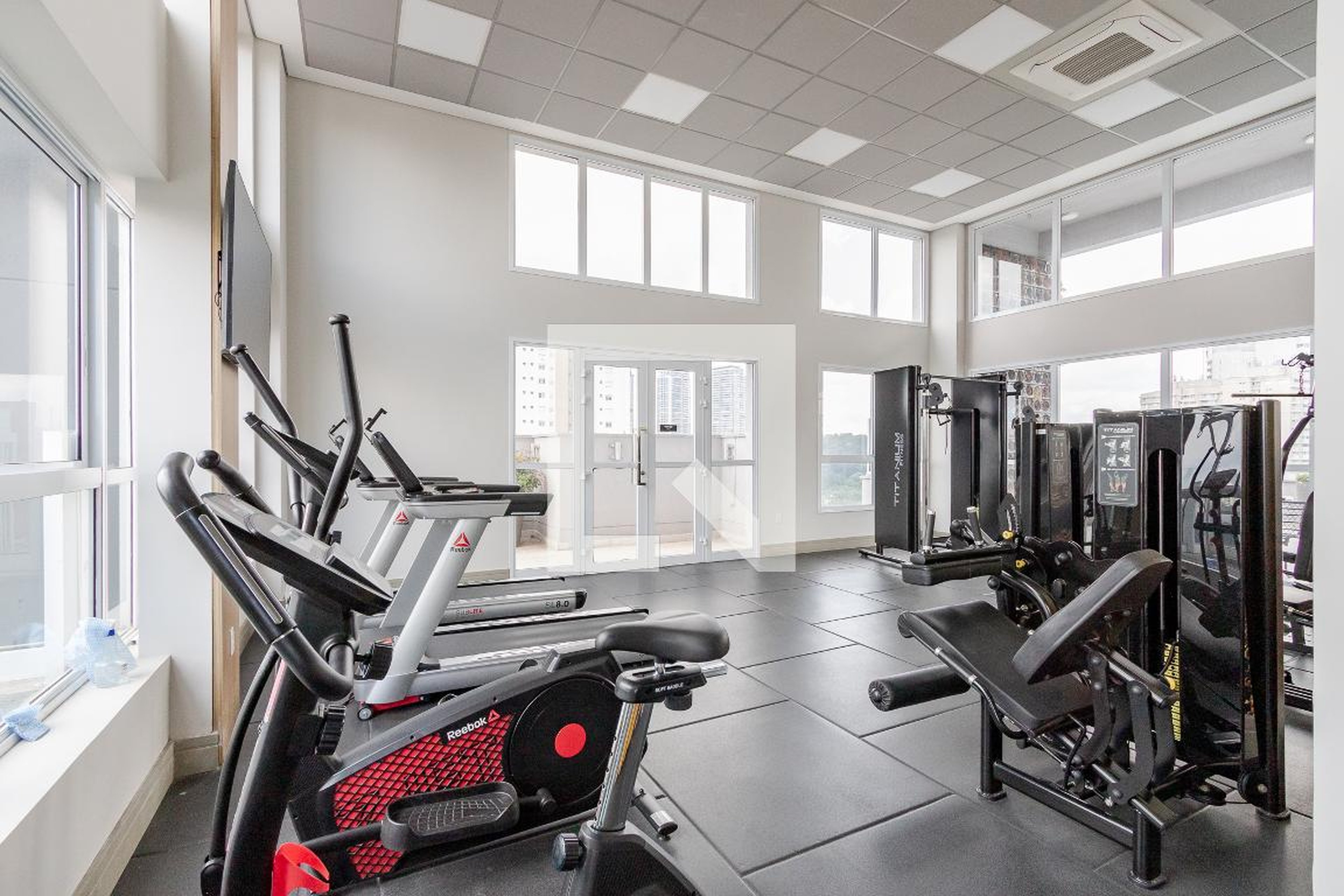 Academia - Sky house