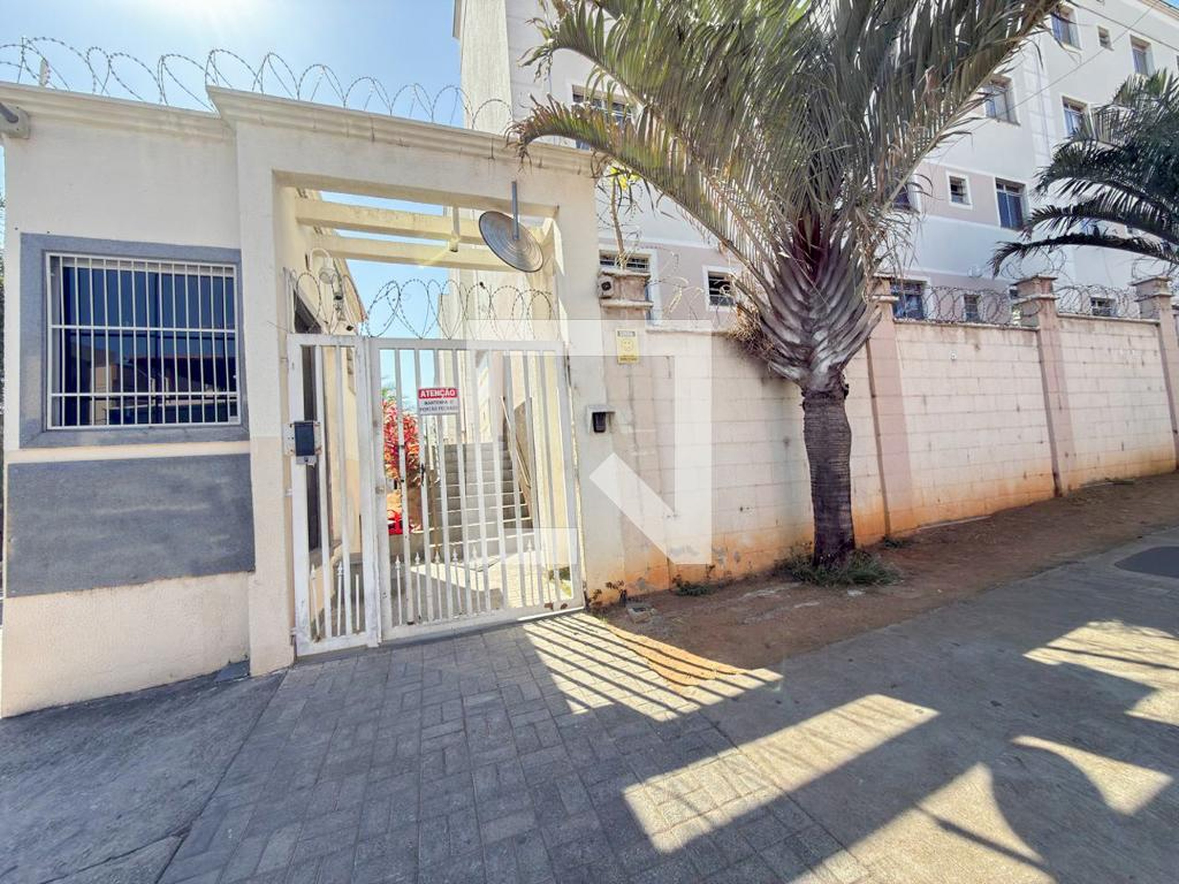 Fachada Condomínio em Rua Joaquim José, 1465