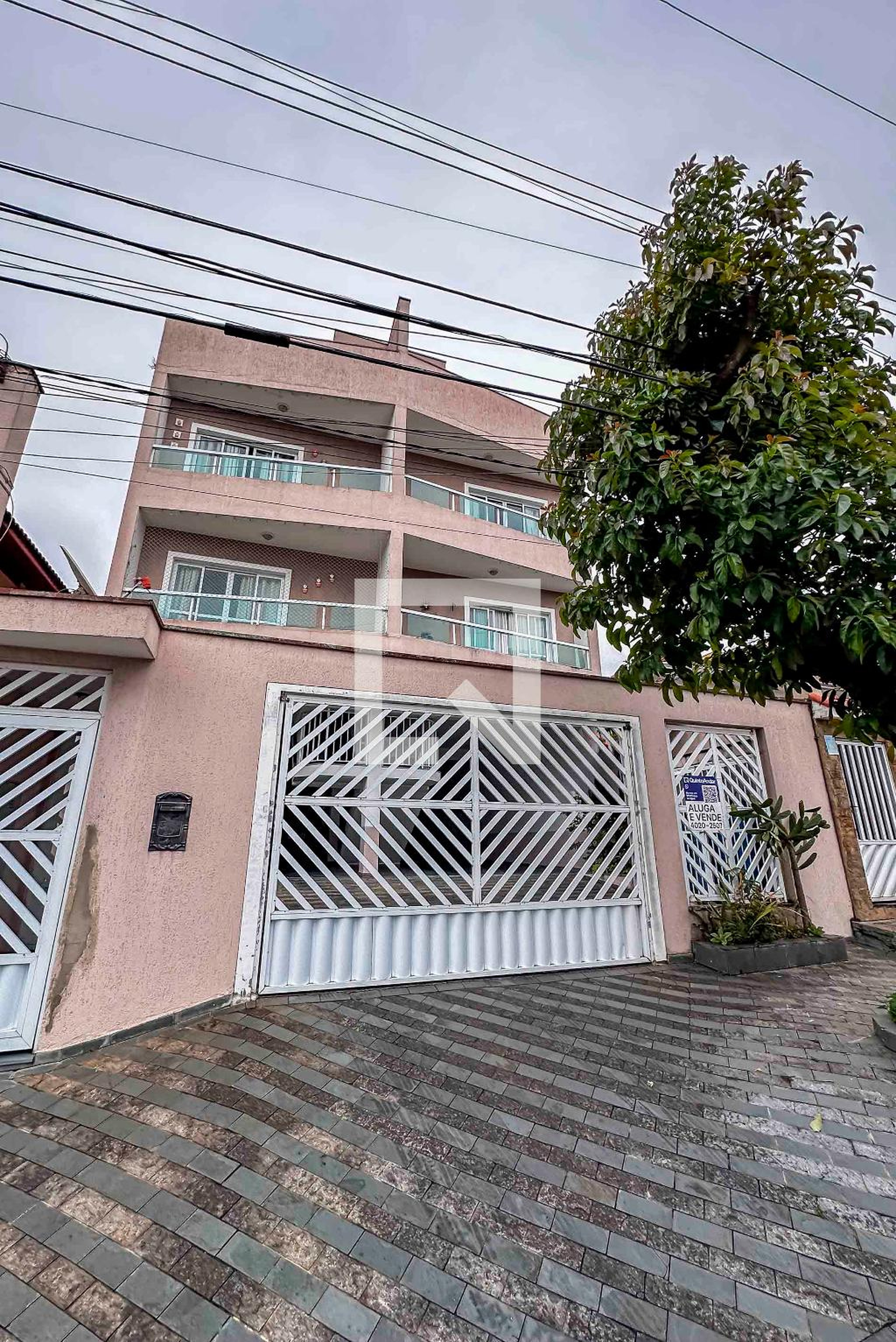 Fachada Condomínio em Rua Coroados, 474