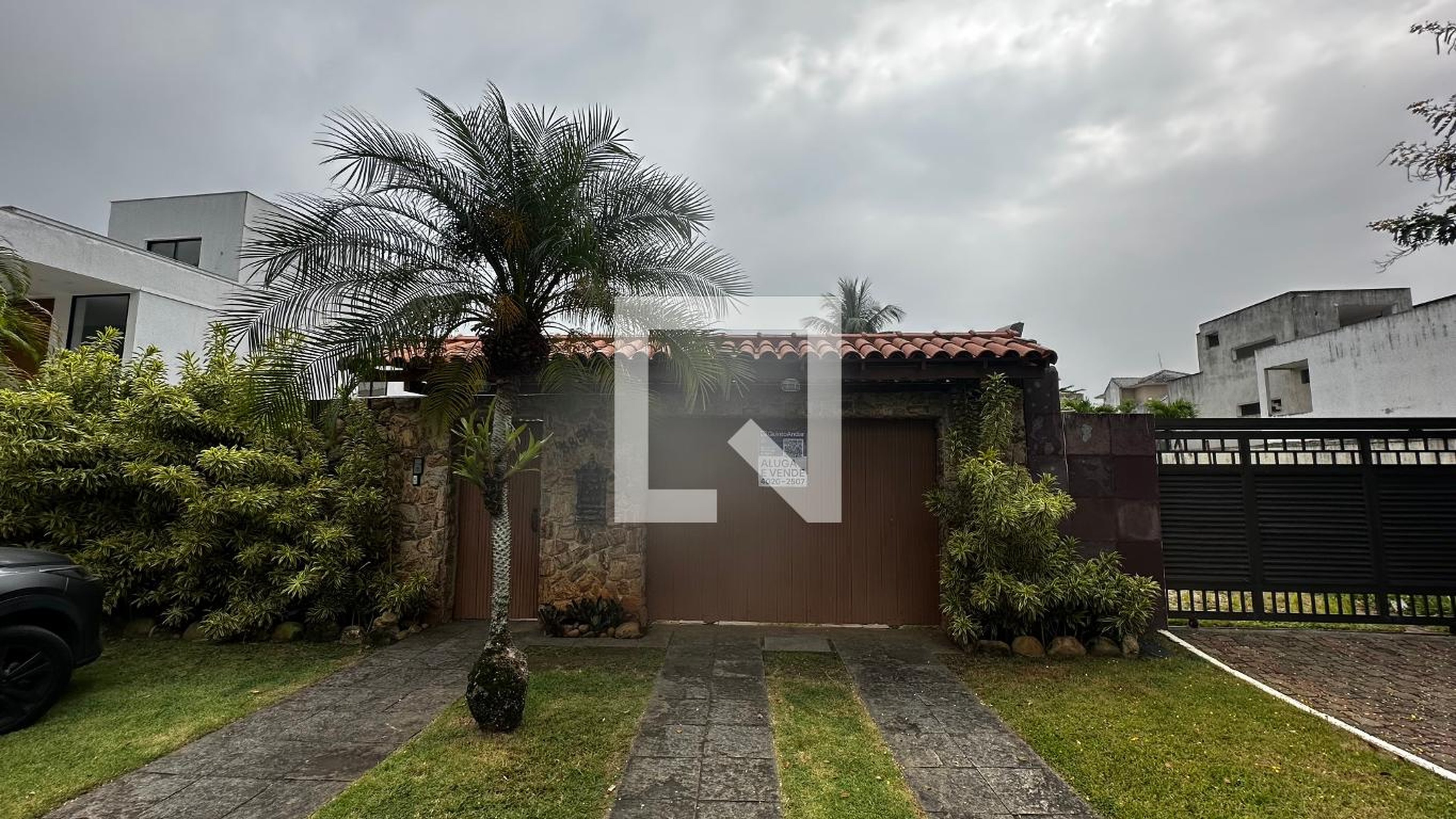 Fachada Condomínio em Rua Ivaldo de Azambuja, 385