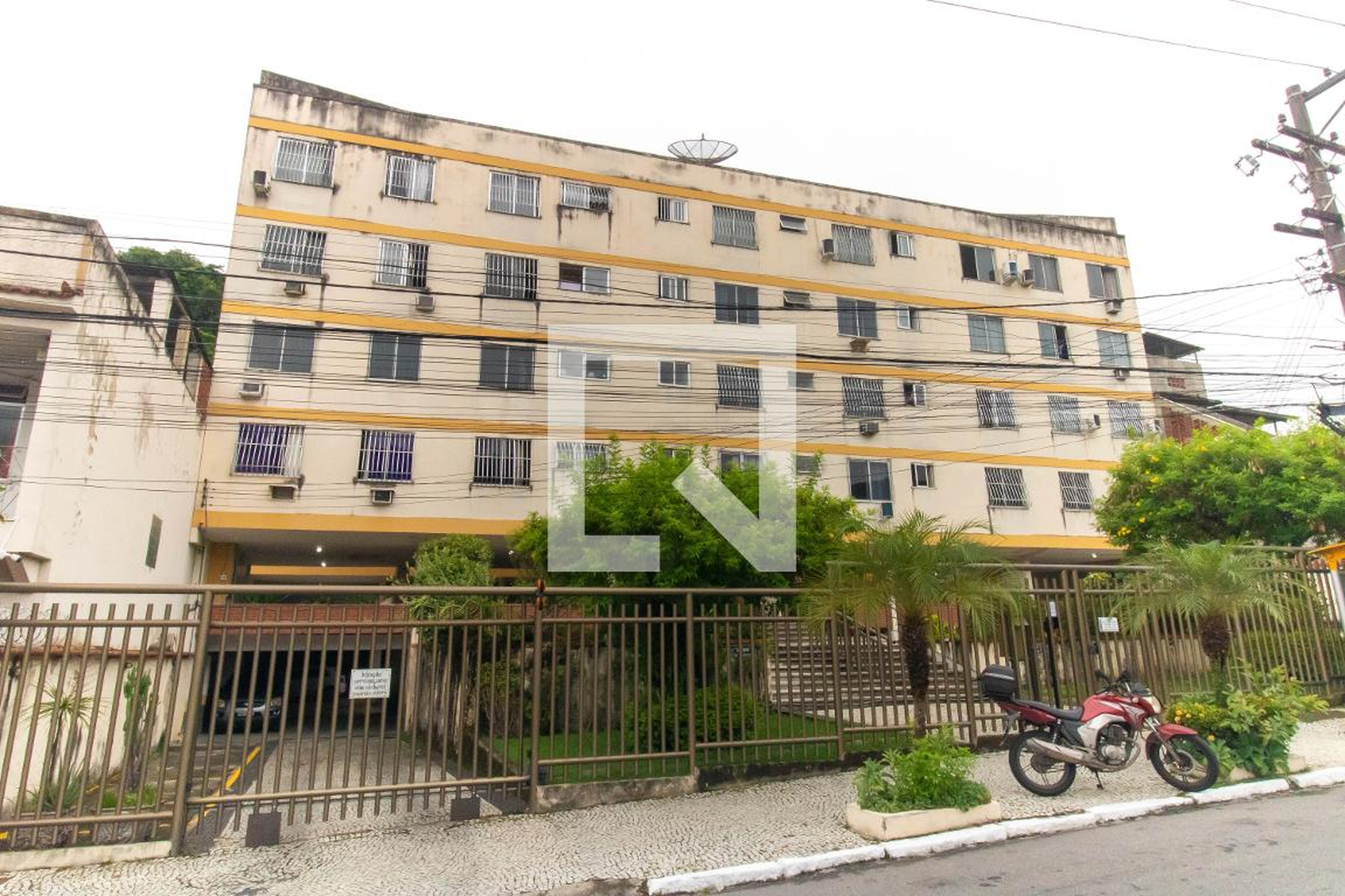 Fachada Condomínio em Rua Teixeira de Freitas, 229