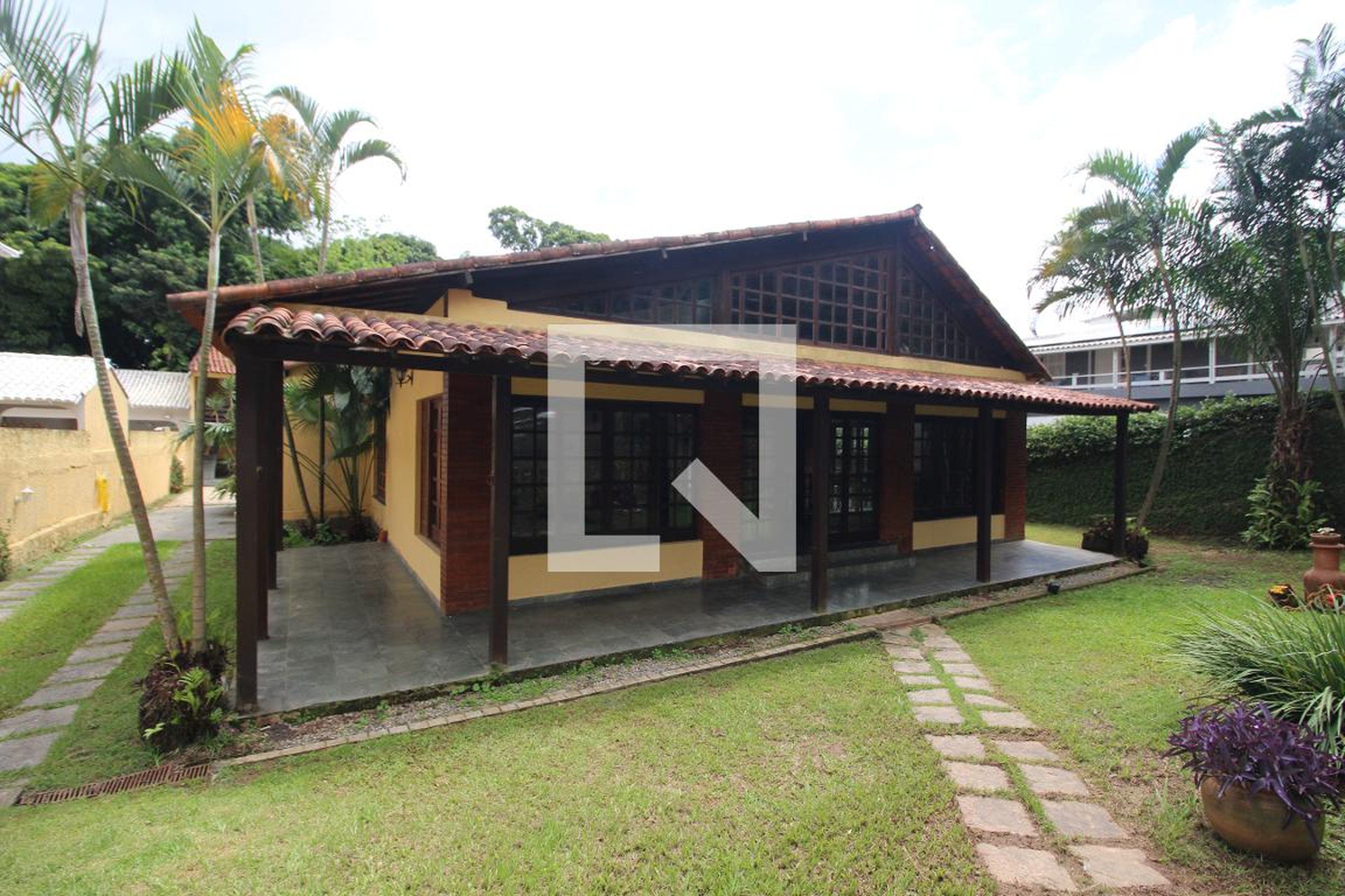 Fachada Condomínio em Rua Artur Carnaúba, 177