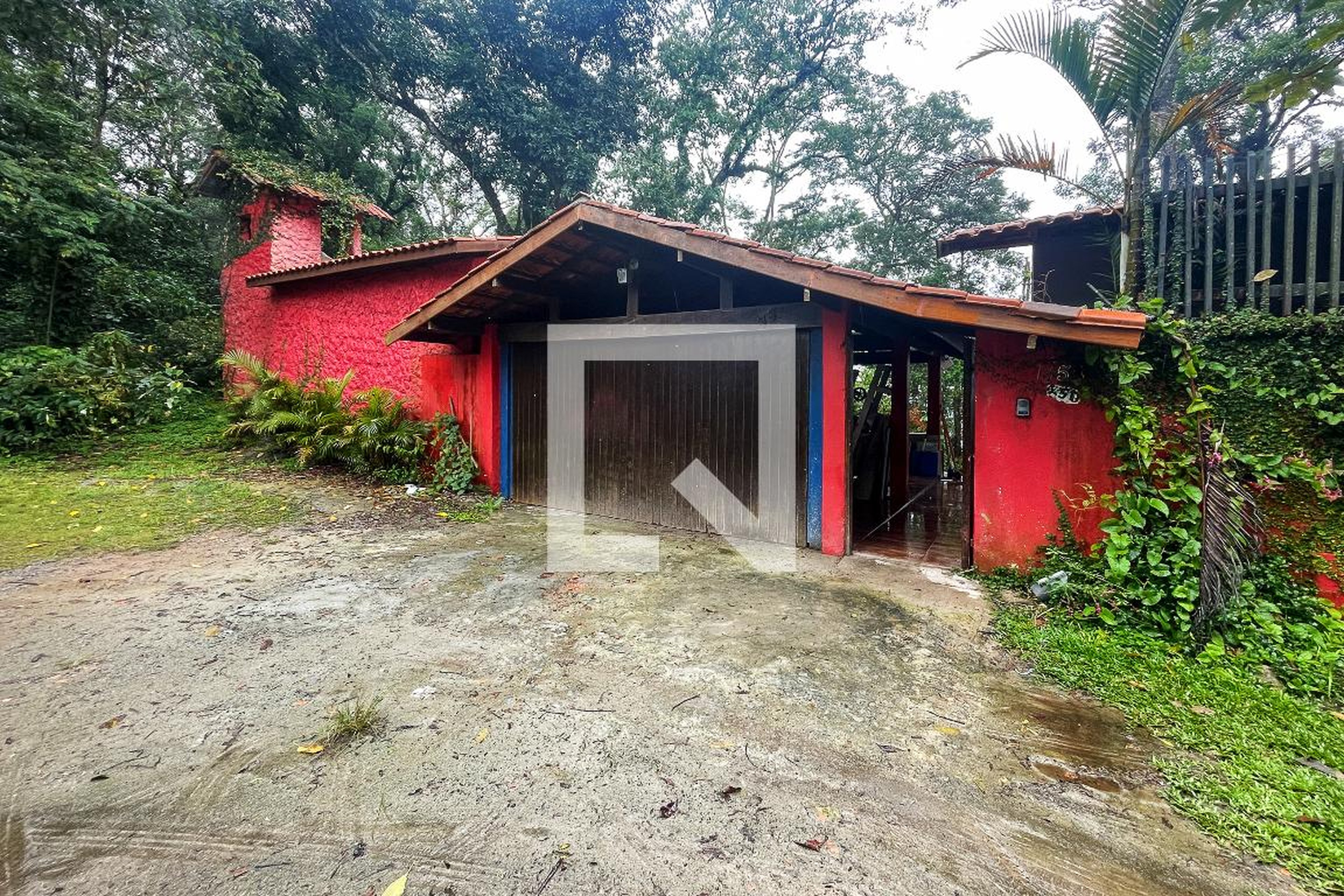 Fachada Condomínio Santa Cruz das Paineiras