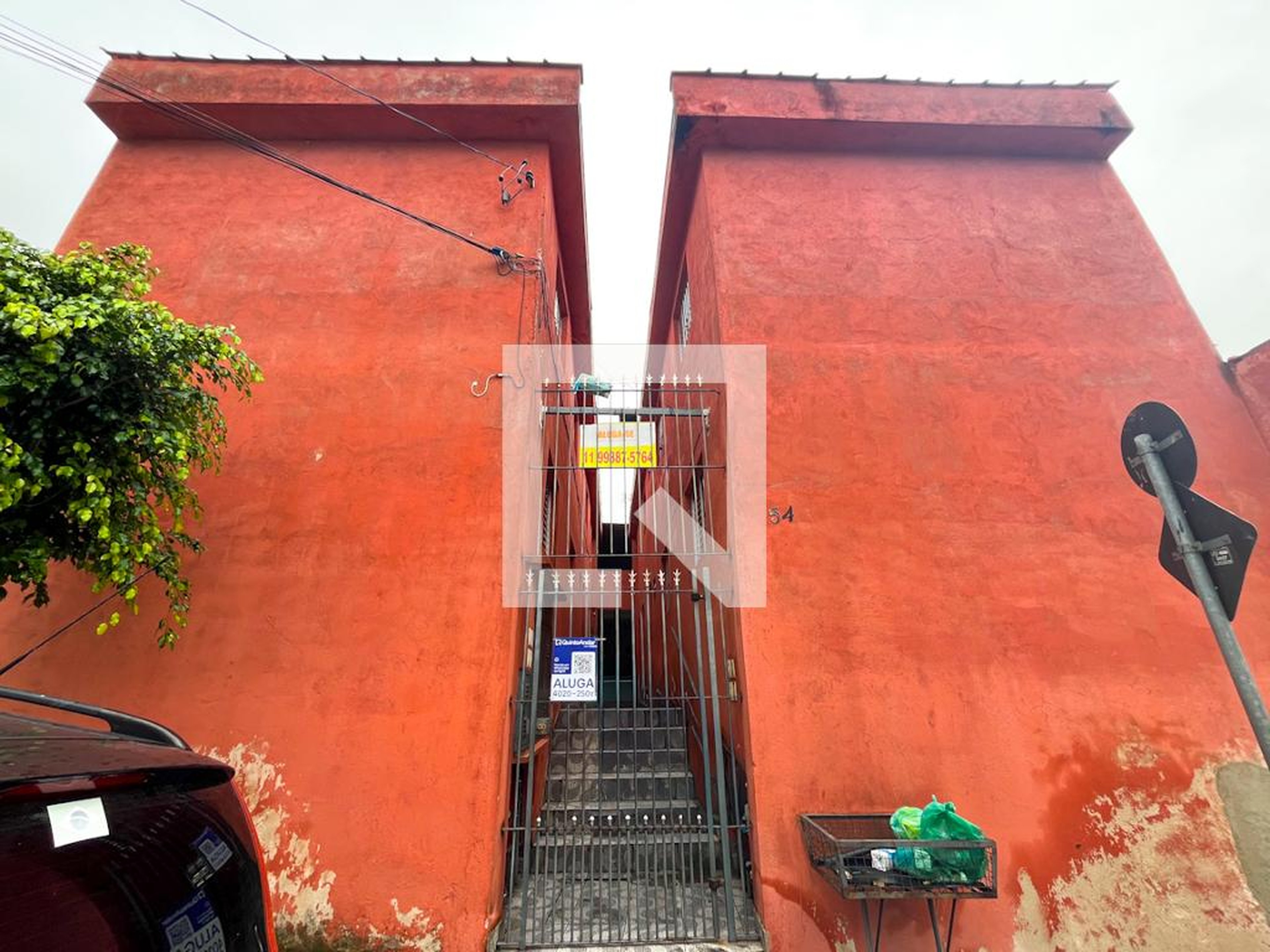 Fachada Condomínio em Rua Antônio Pinto e Silva, 54