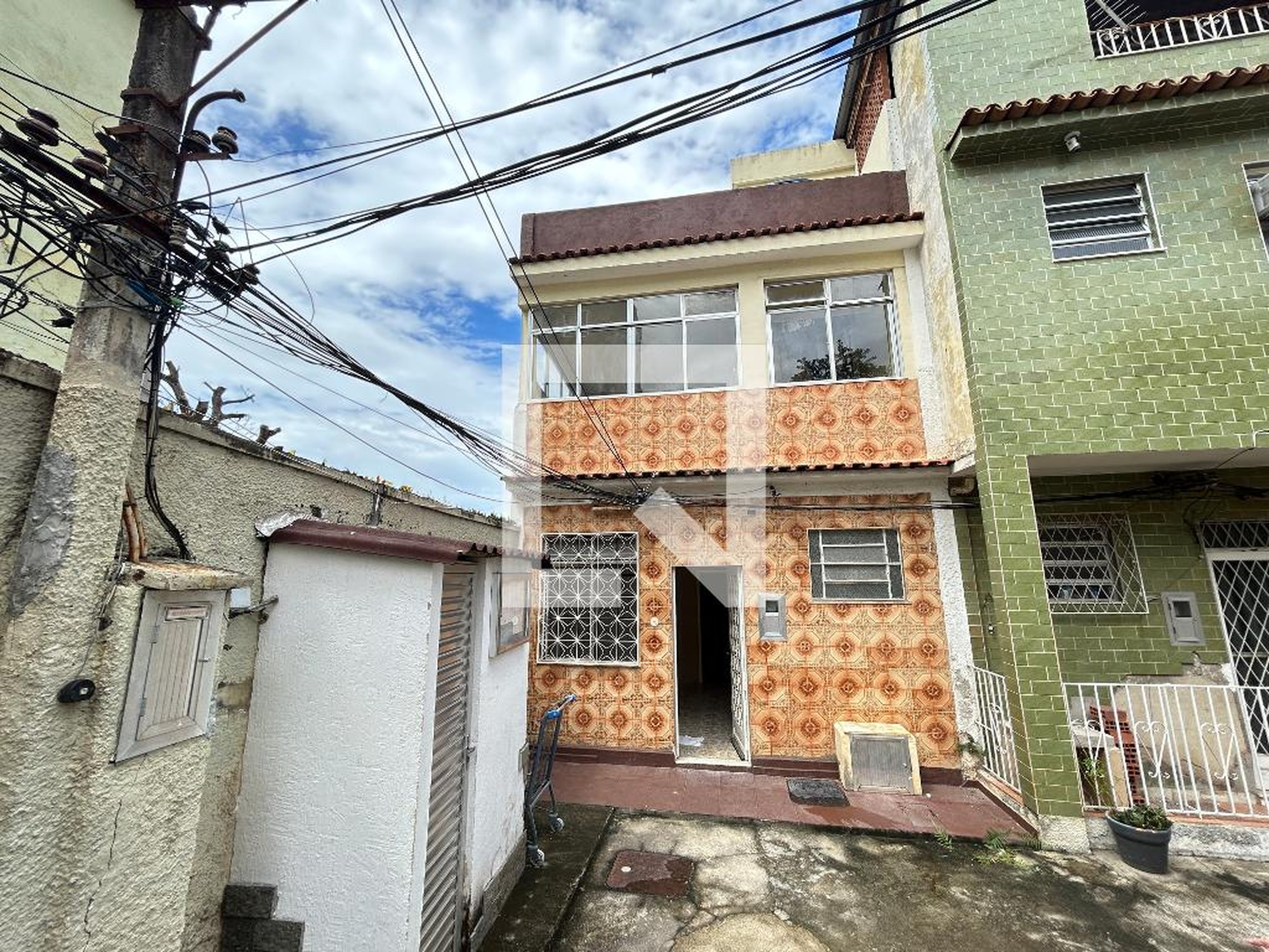 Fachada Condomínio em Rua Luís de Brito, 65