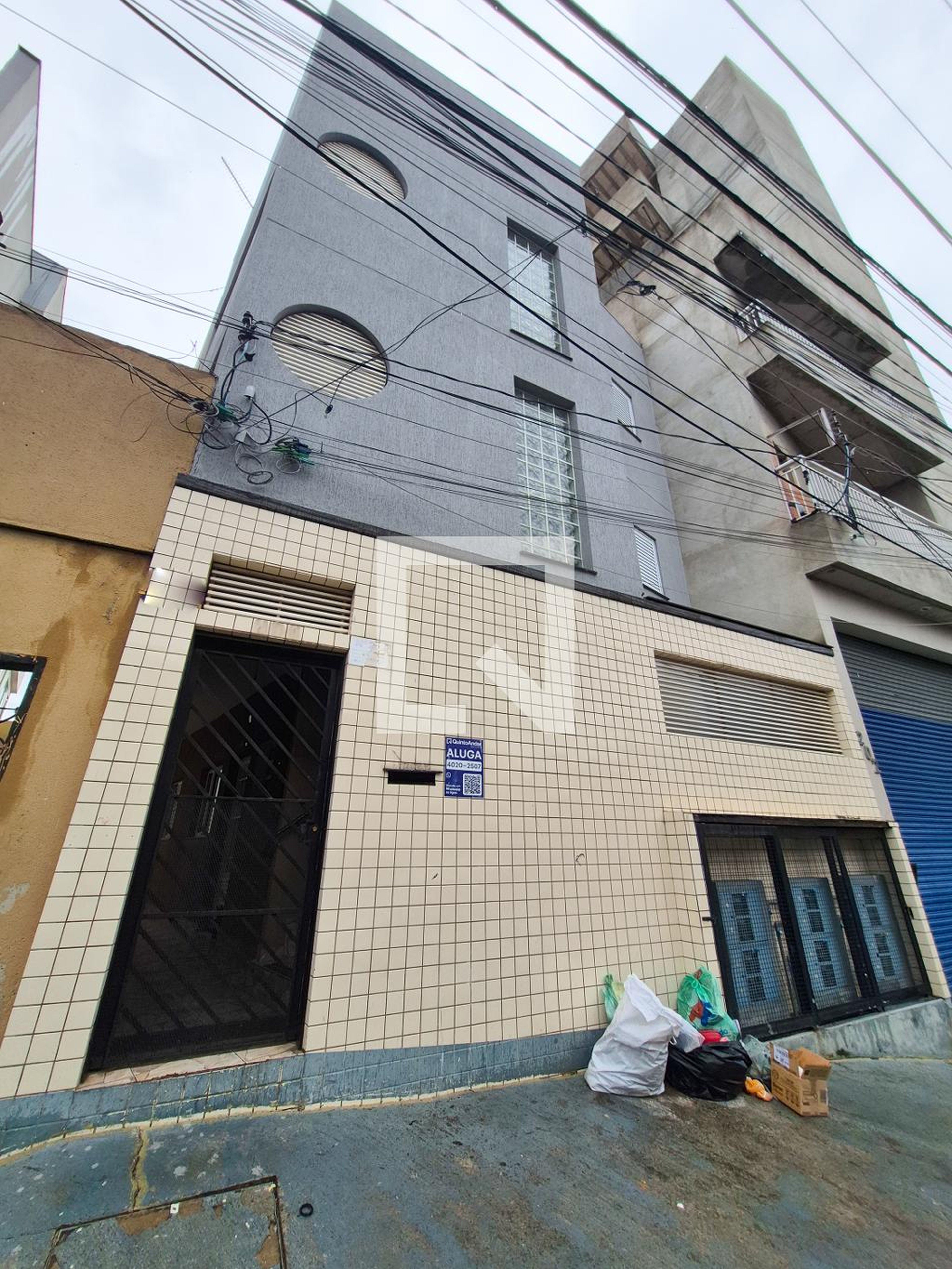 Fachada Condomínio em Rua Roque Polidoro, 206