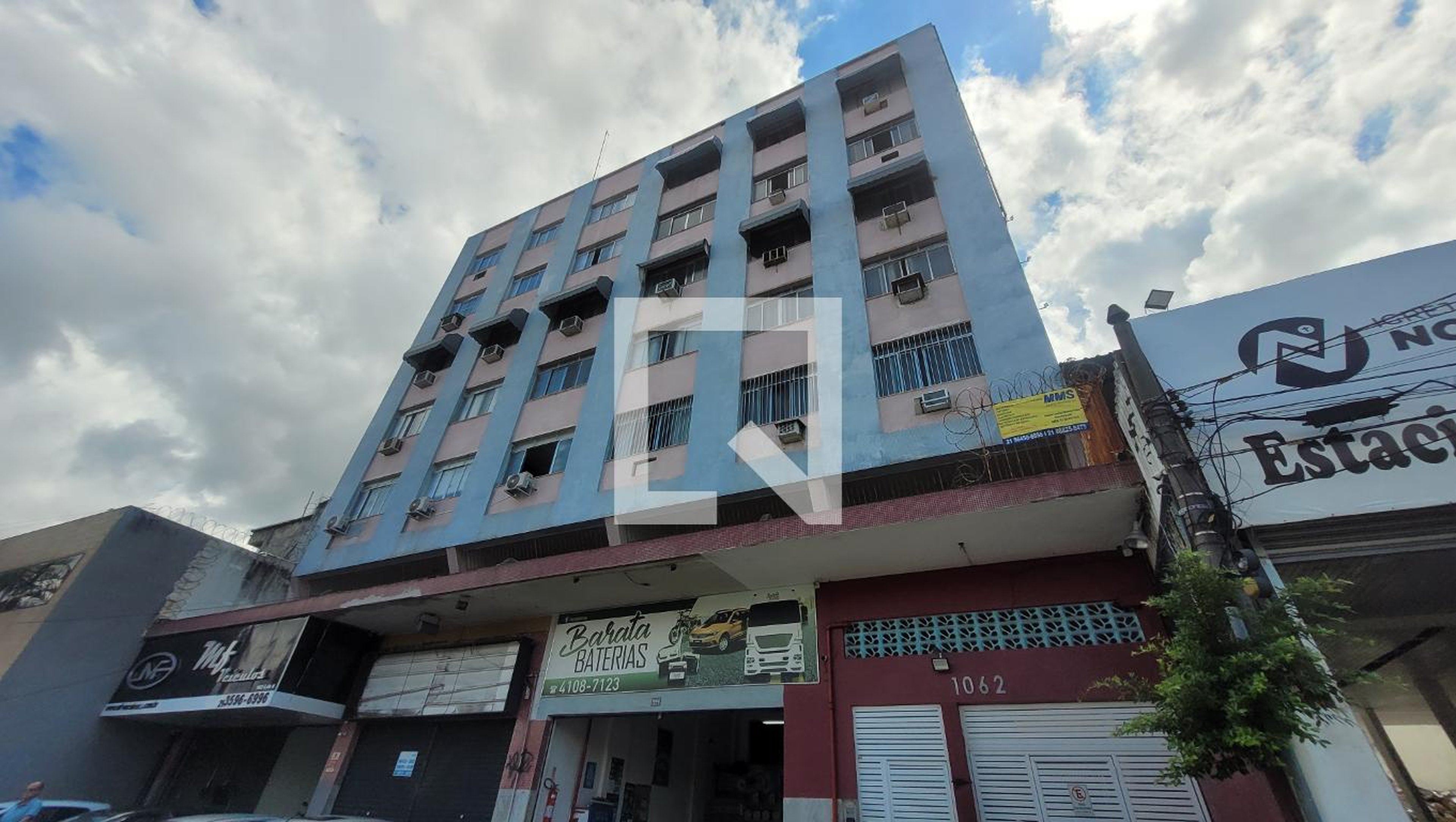 Fachada Condomínio em Estrada Intendente Magalhães, 1062