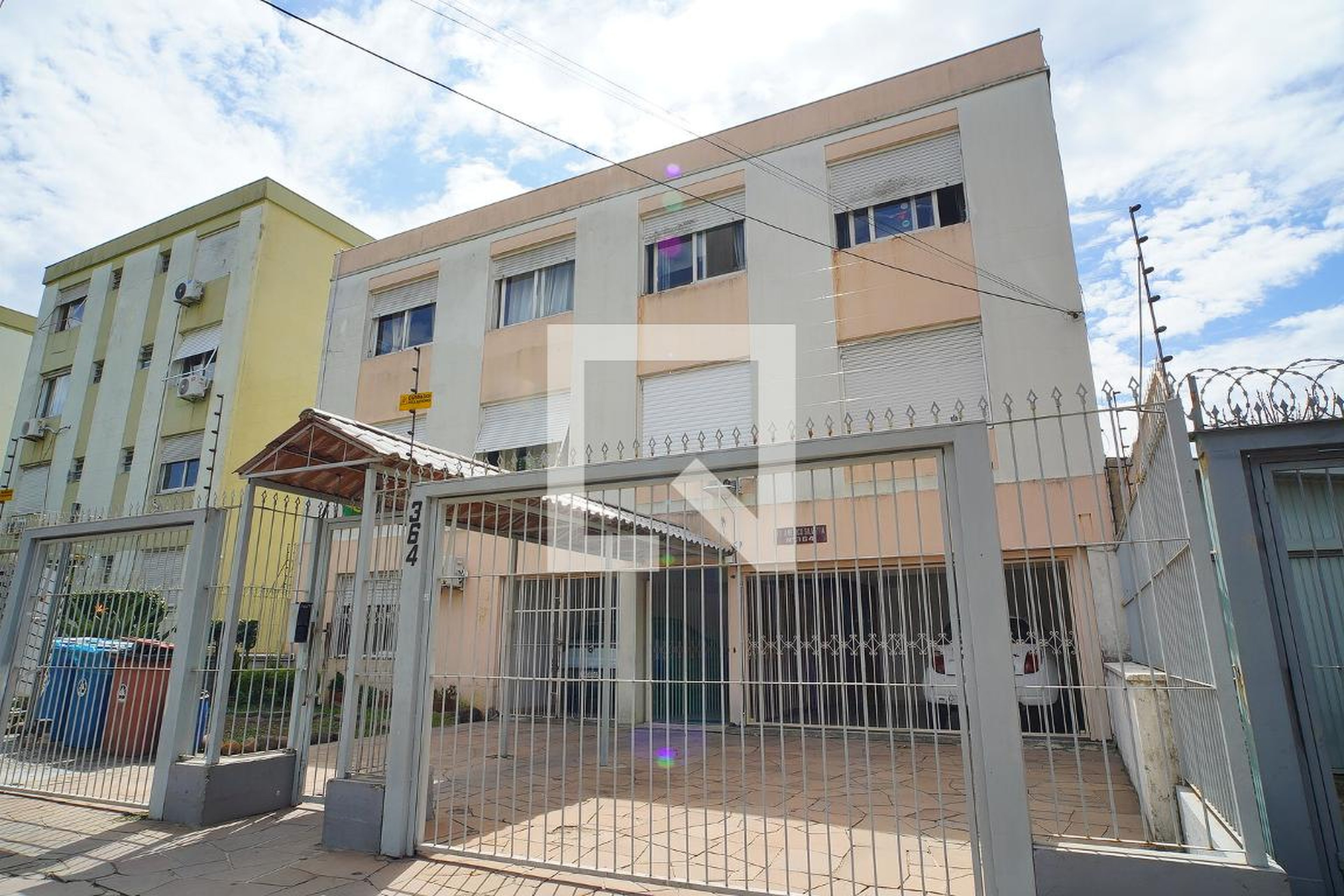 Fachada Condomínio em Travessa Américo Silveira, 364