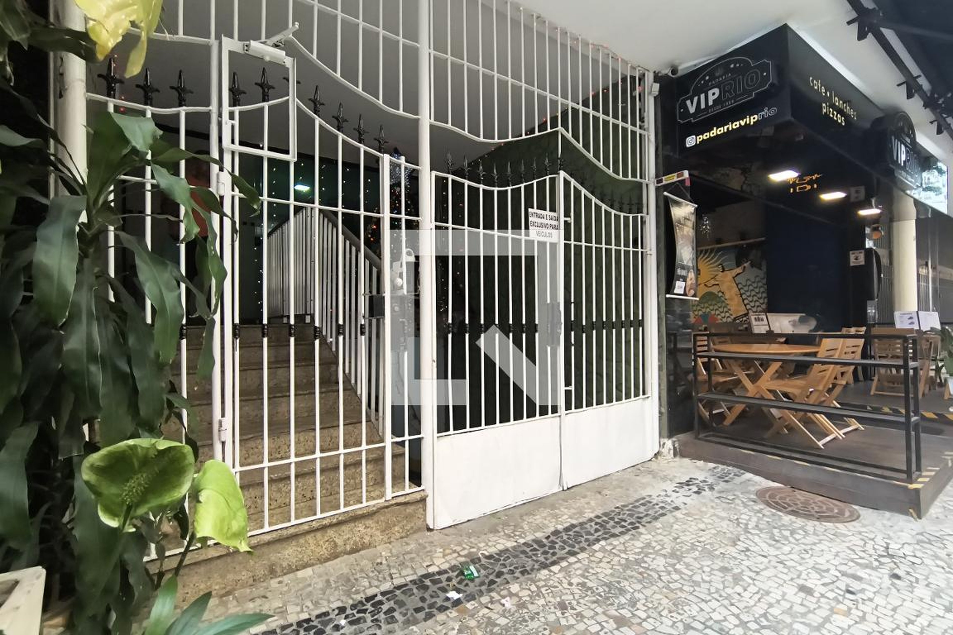 Fachada do Prédio Condomínio em Avenida Prado Júnior, 297