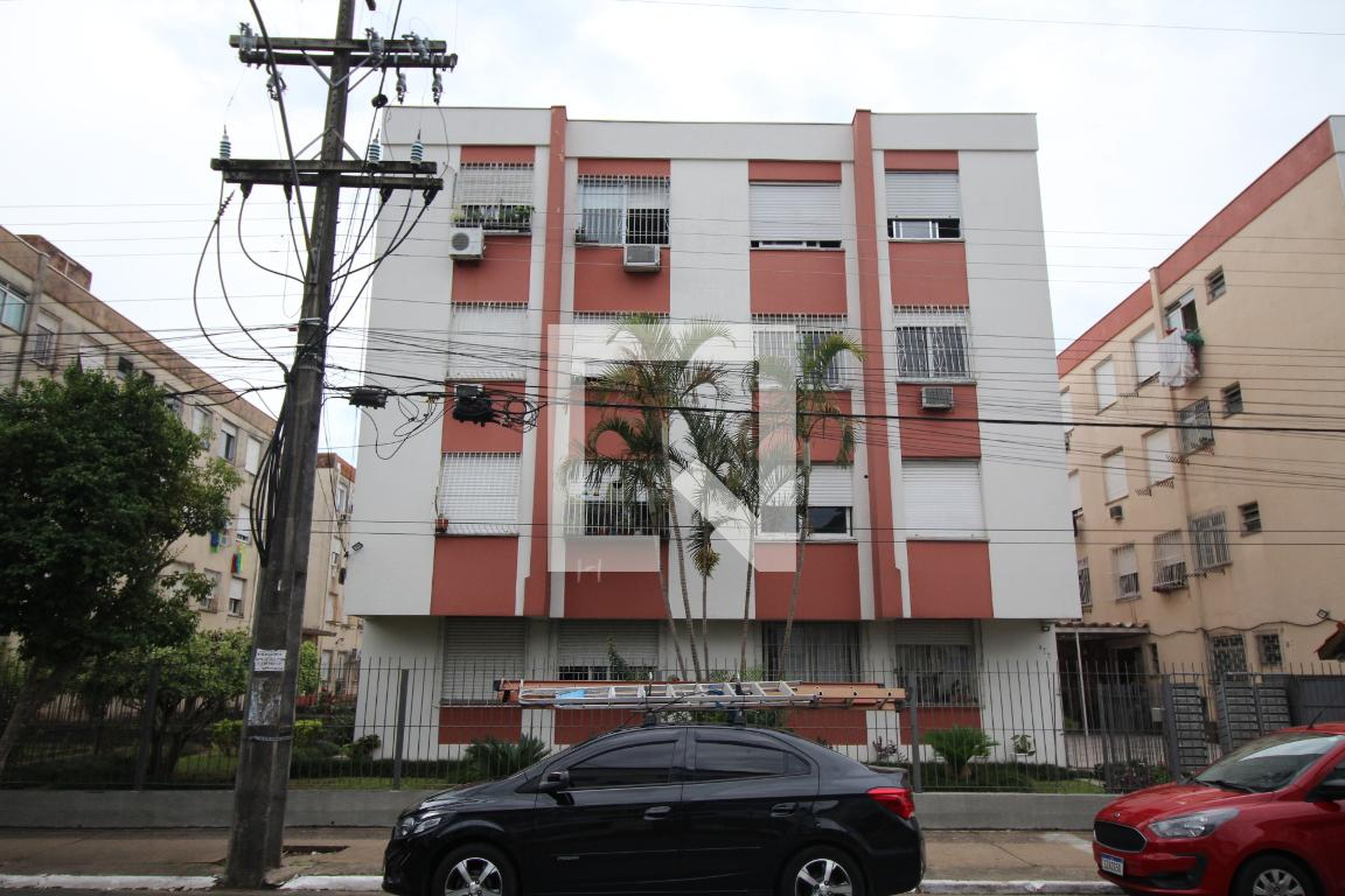 Fachada Condomínio em Rua Carlos Estevão, 473