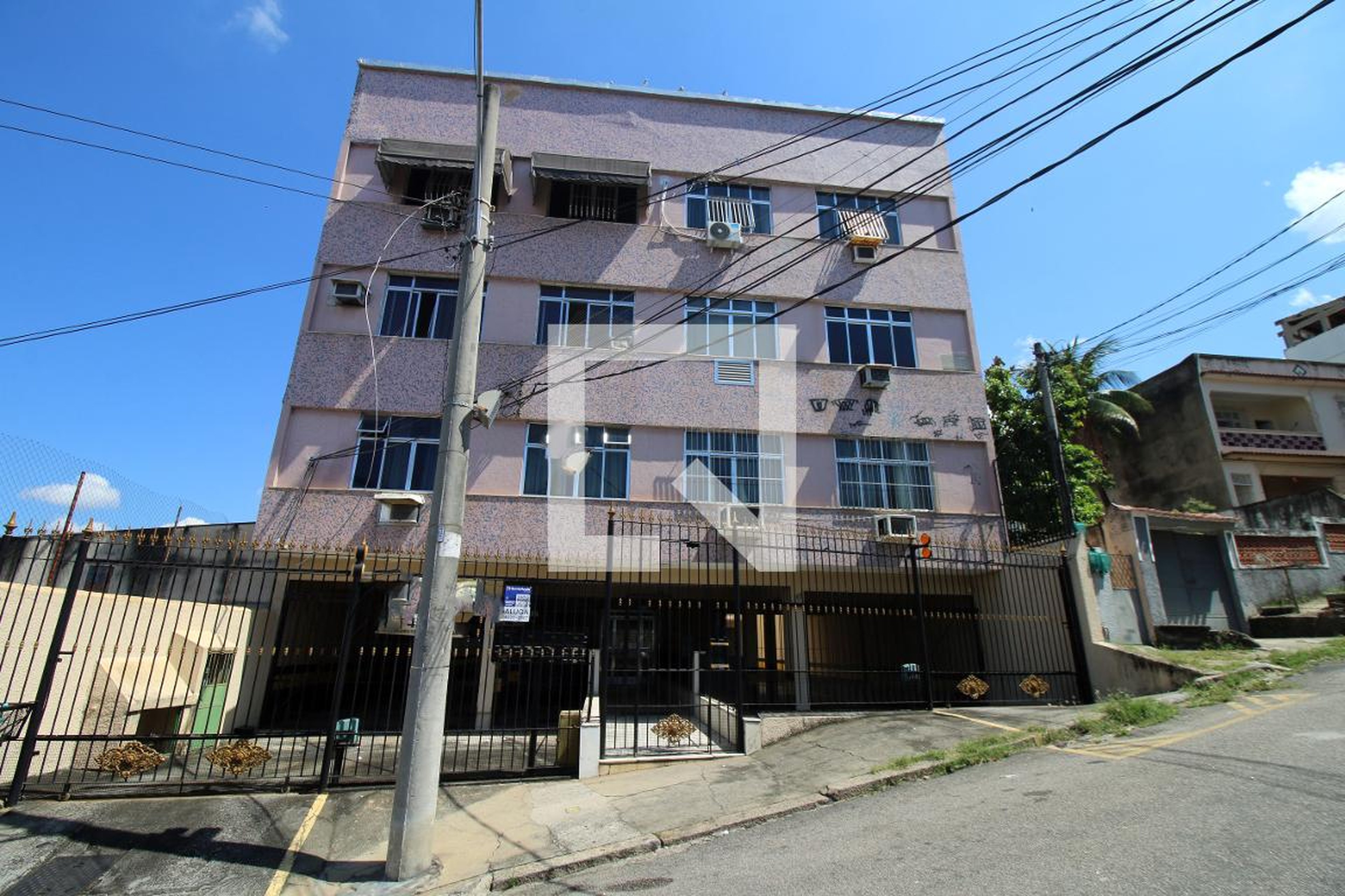 Fachada do Prédio Condomínio em Rua Professor Viana da Silva, 107