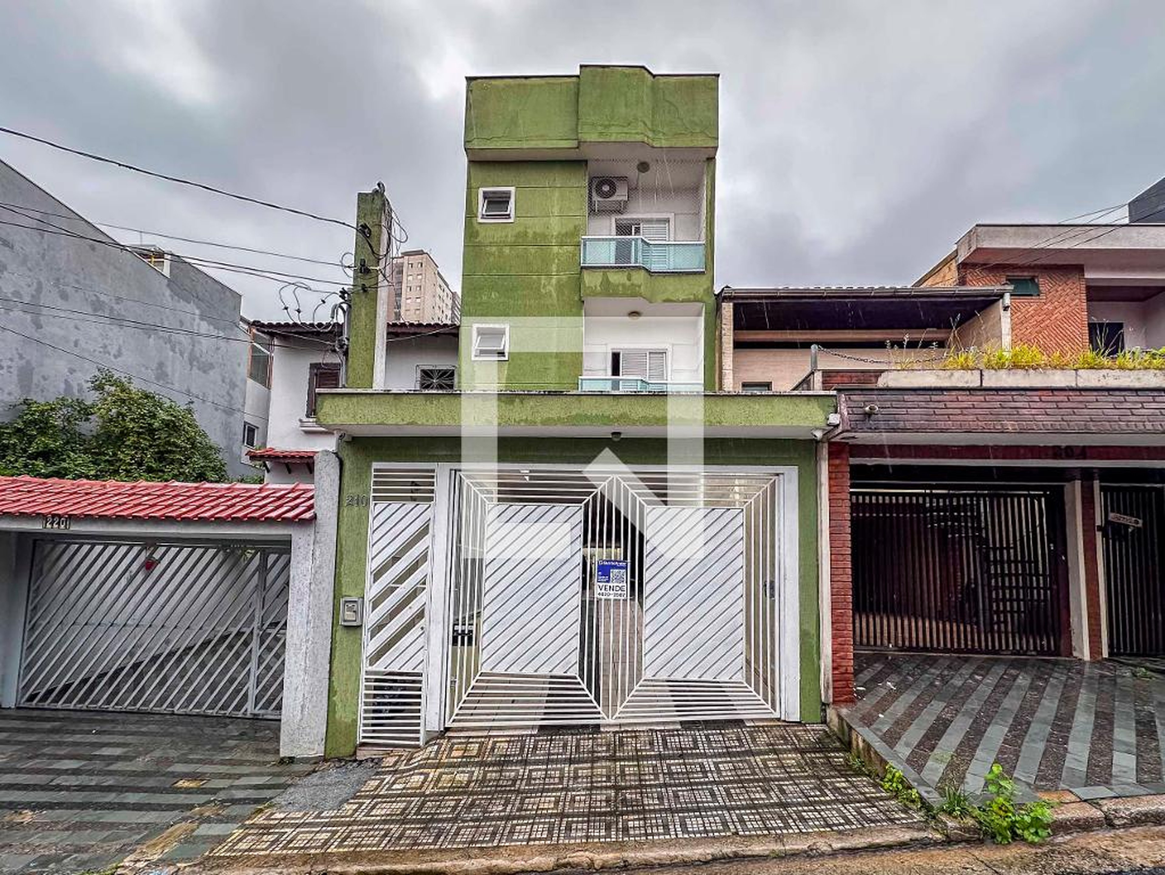 Fachada Condomínio em Rua Francisco Otaviano, 210