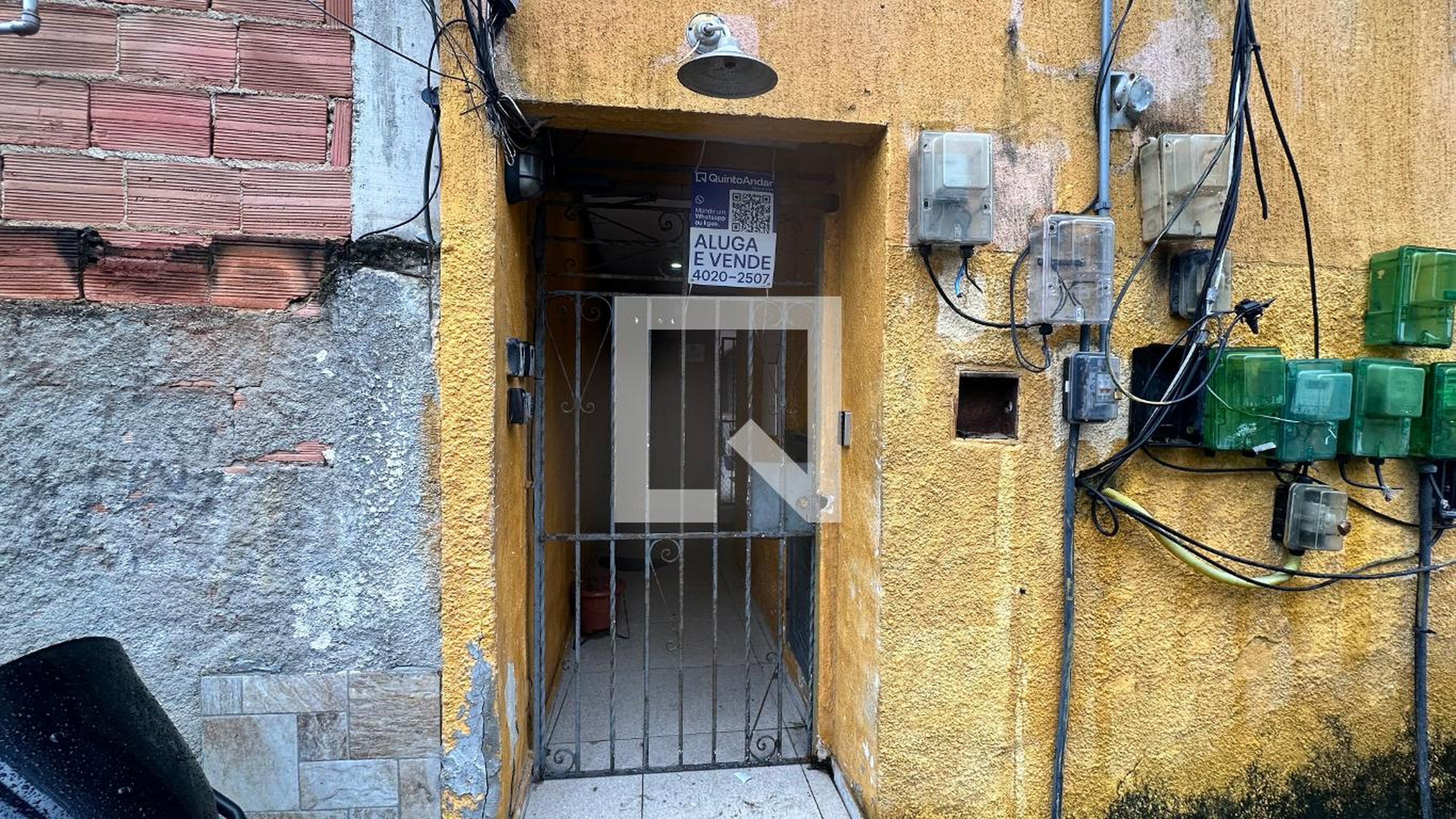 Fachada Condomínio em Rua Dois W, 443