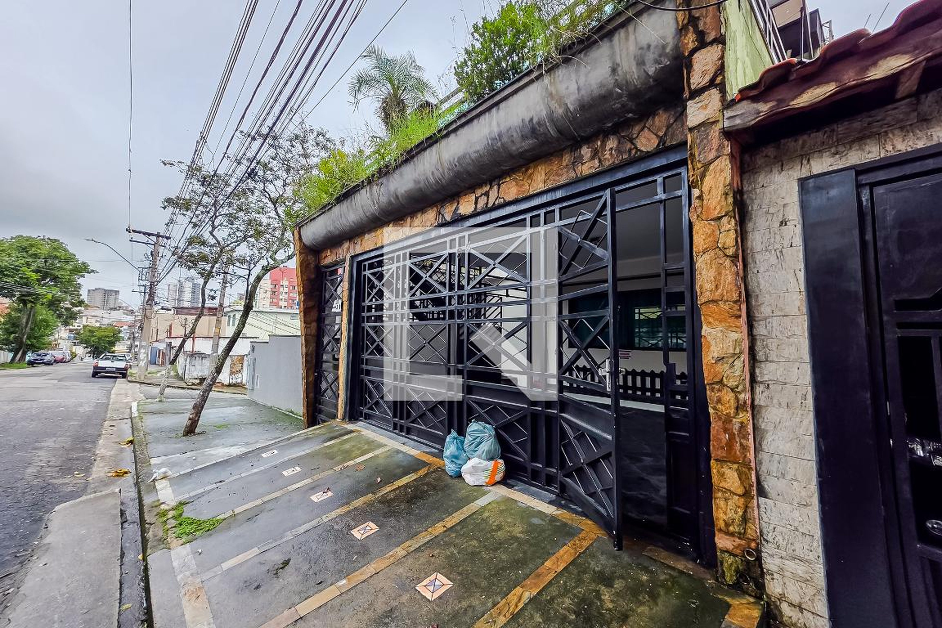 Fachada Condomínio em Rua Andorra, 193