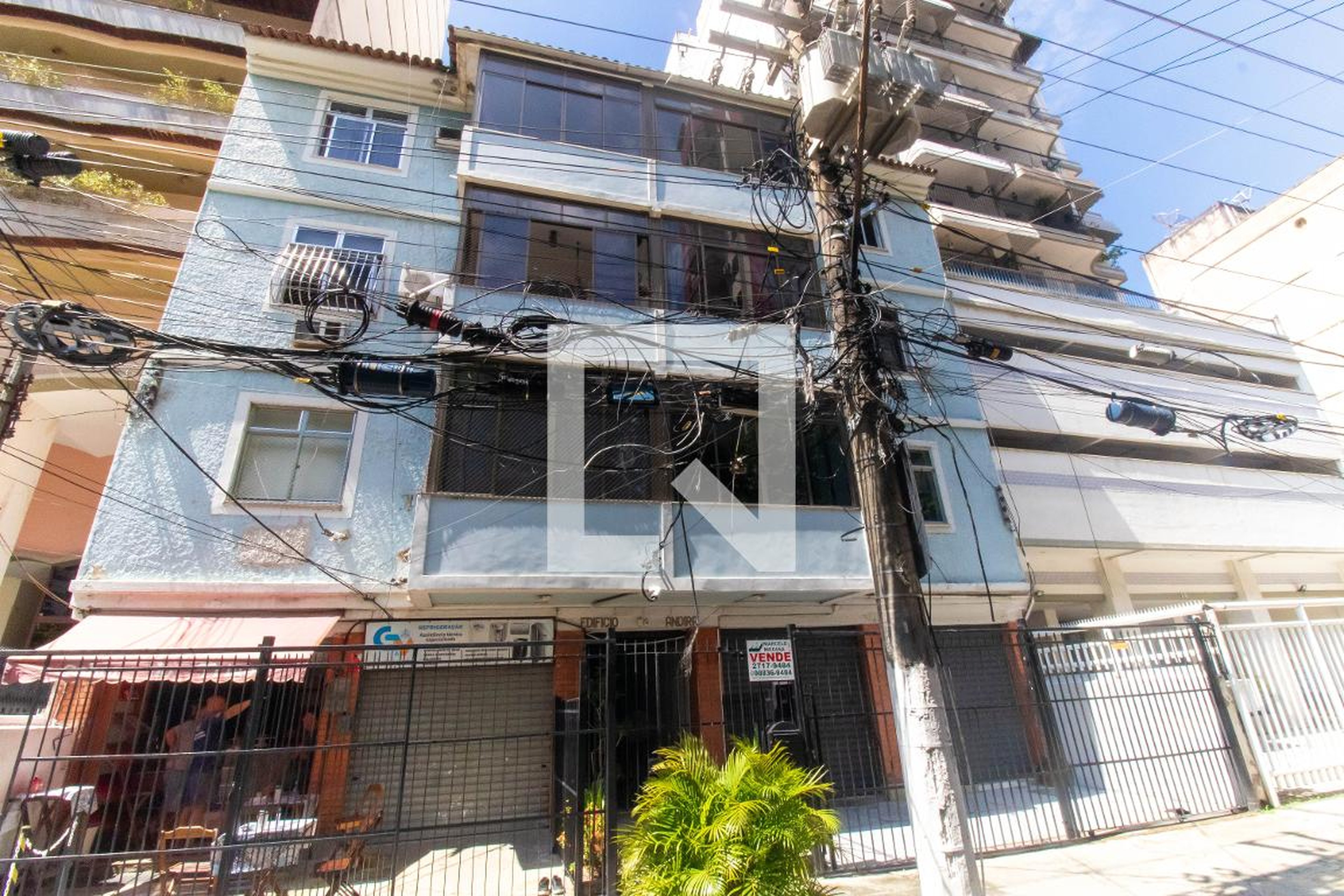 Fachada Condomínio em Rua General Silvestre Rocha, 28