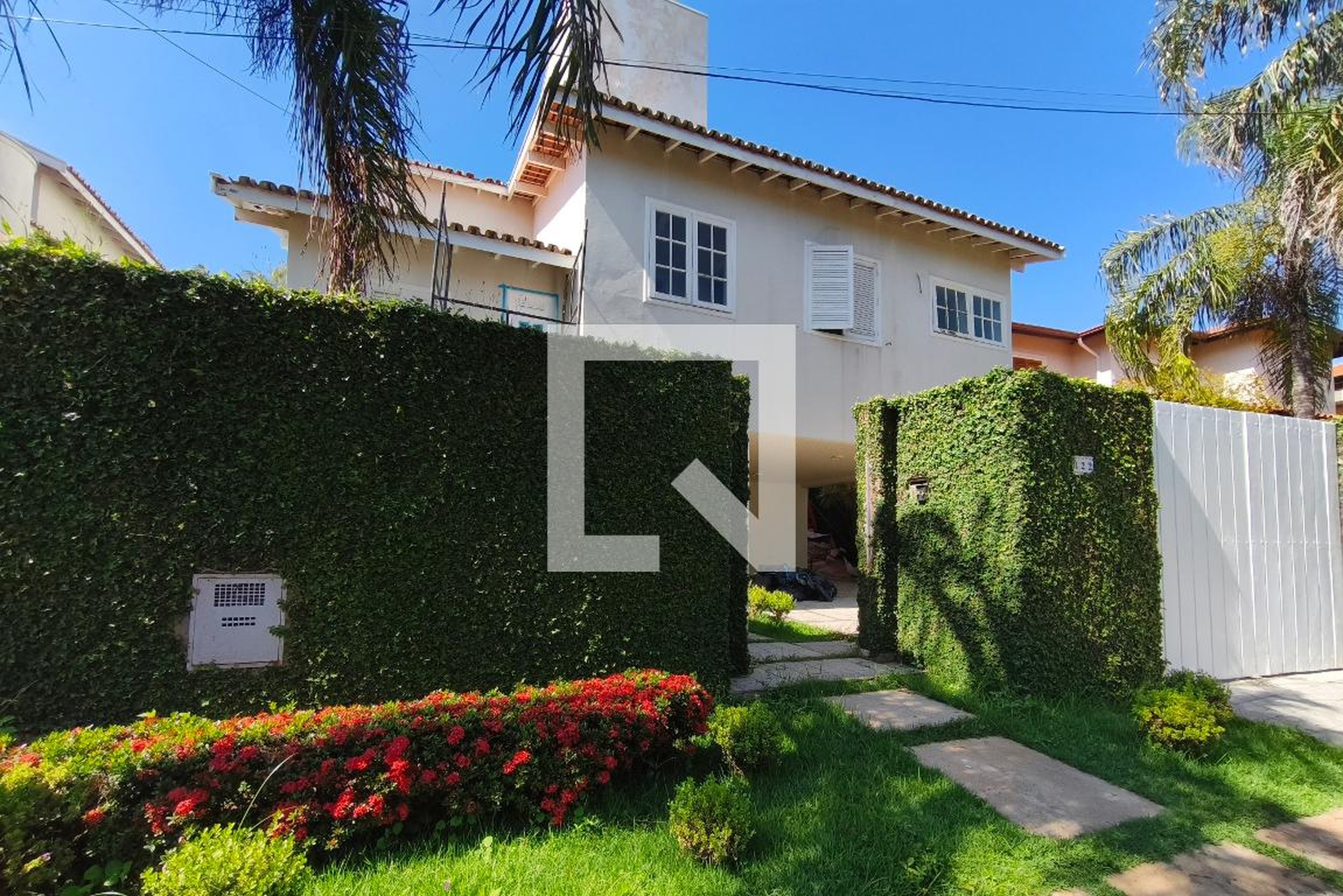 Fachada Condomínio em Rua Madre Maria Santa Margarida, 822