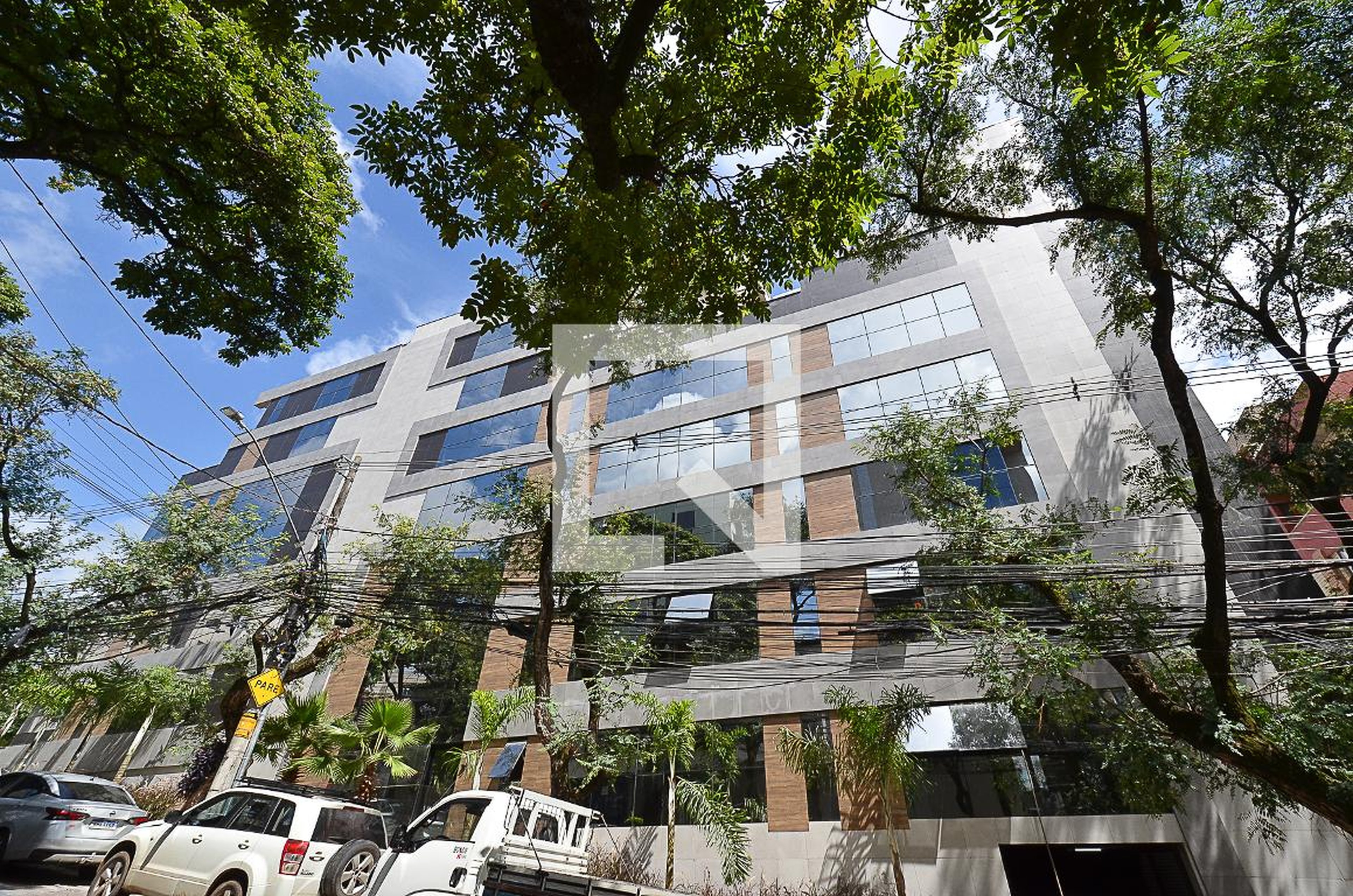 Fachada Condomínio em Rua das Verbenas, 56