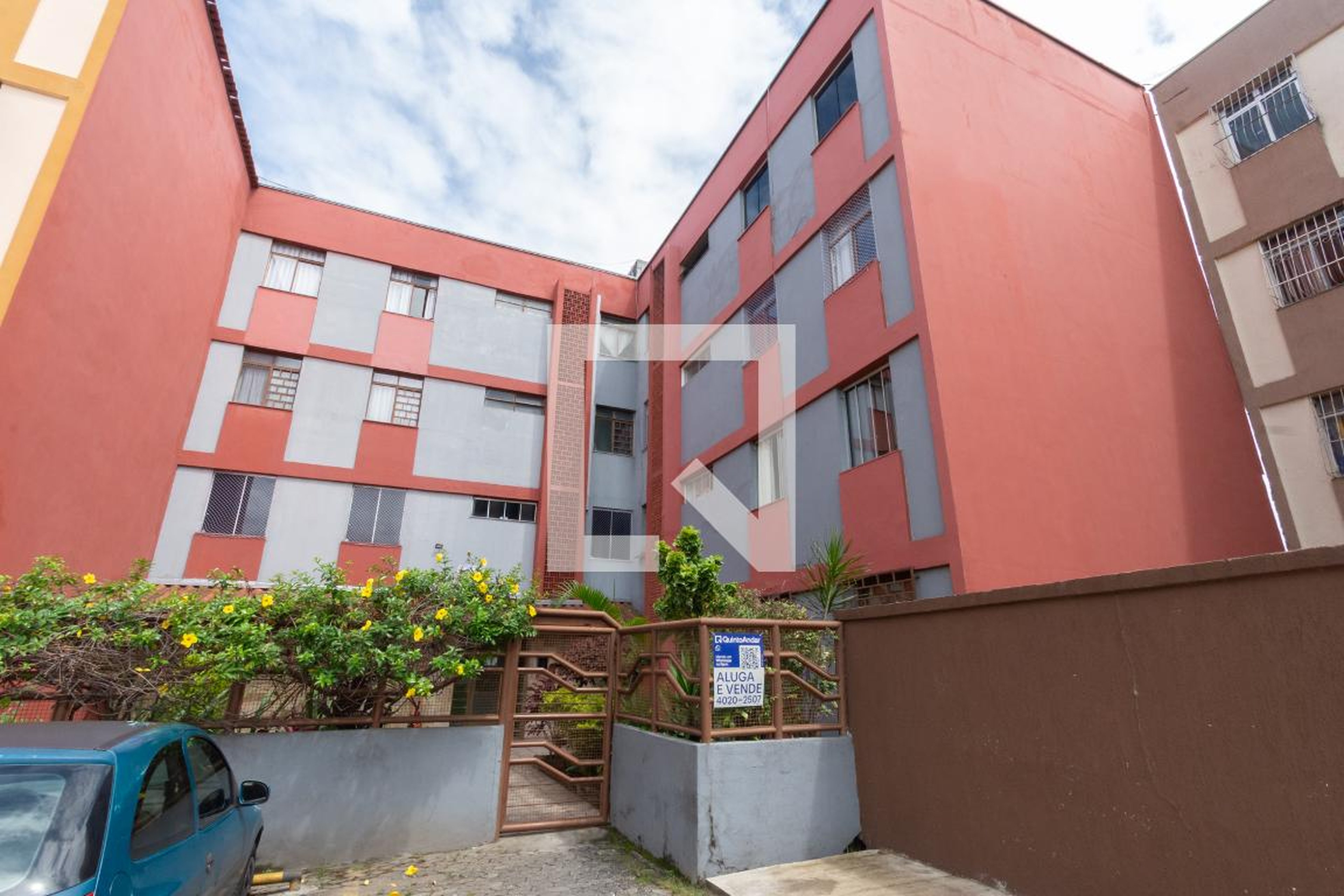 Fachada Condomínio em Rua Dois, 4