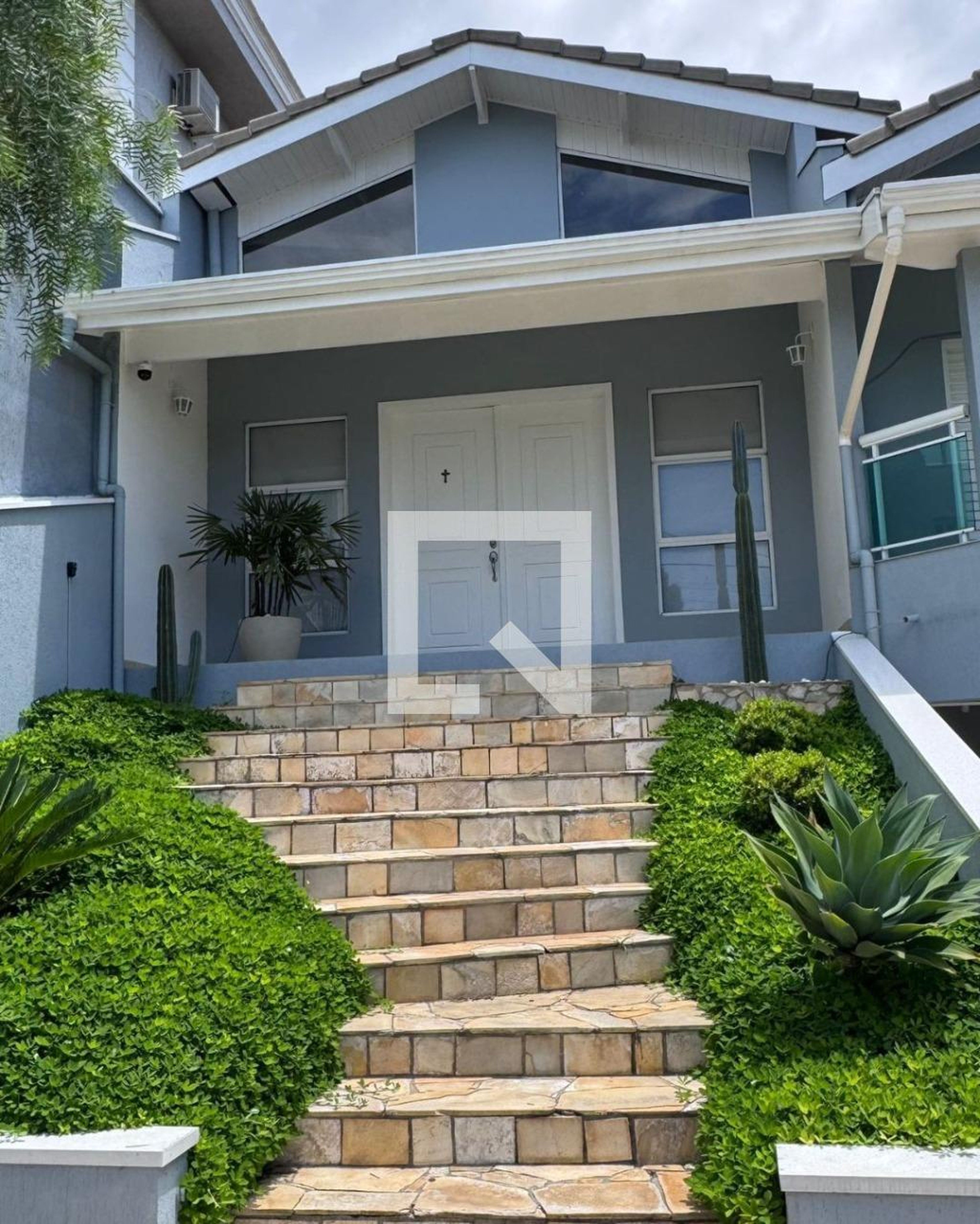 Fachada Condomínio em Rua Victorio Spinucci, 406