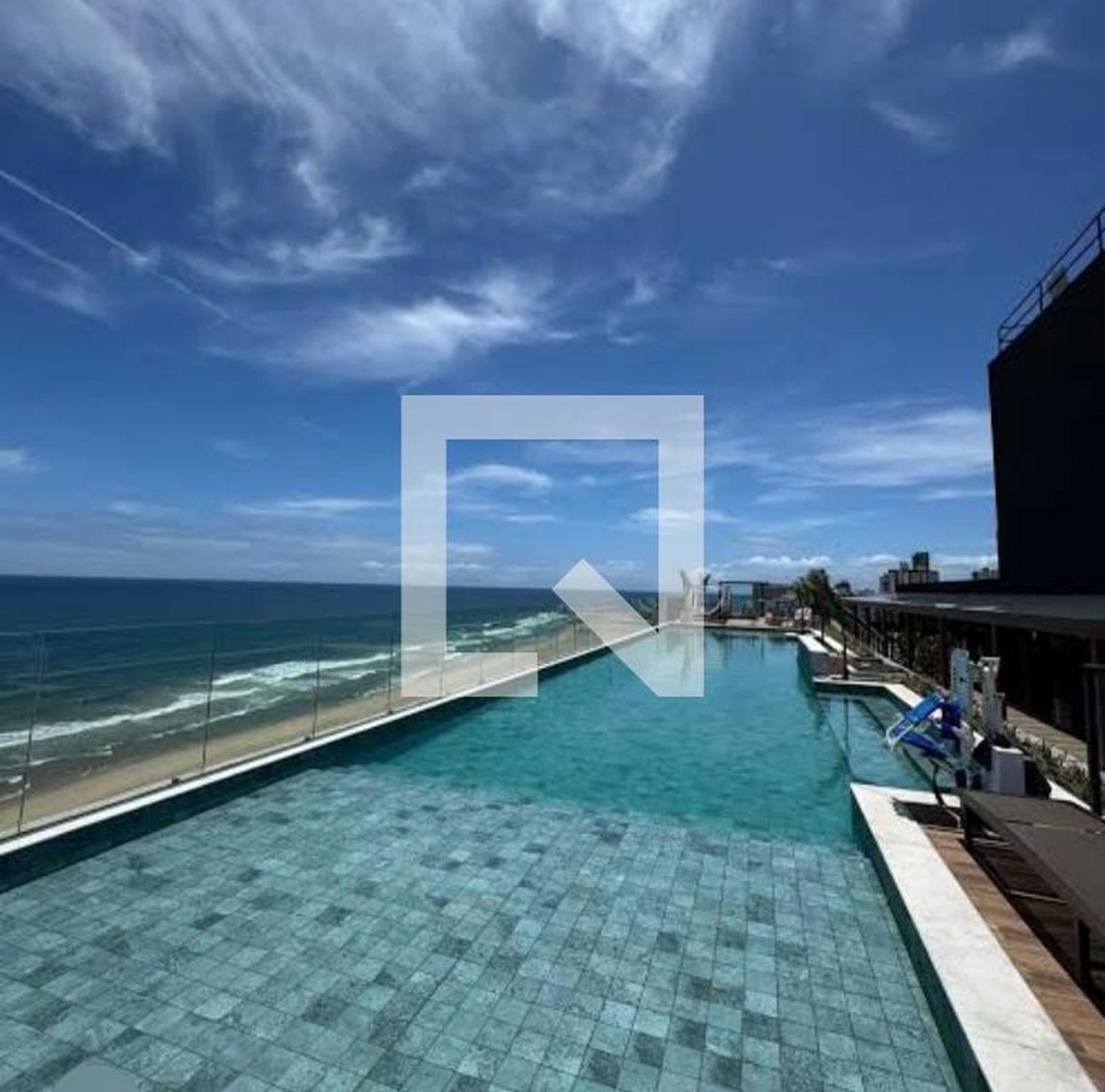 Piscina Condomínio em Avenida Octávio Mangabeira, 4271