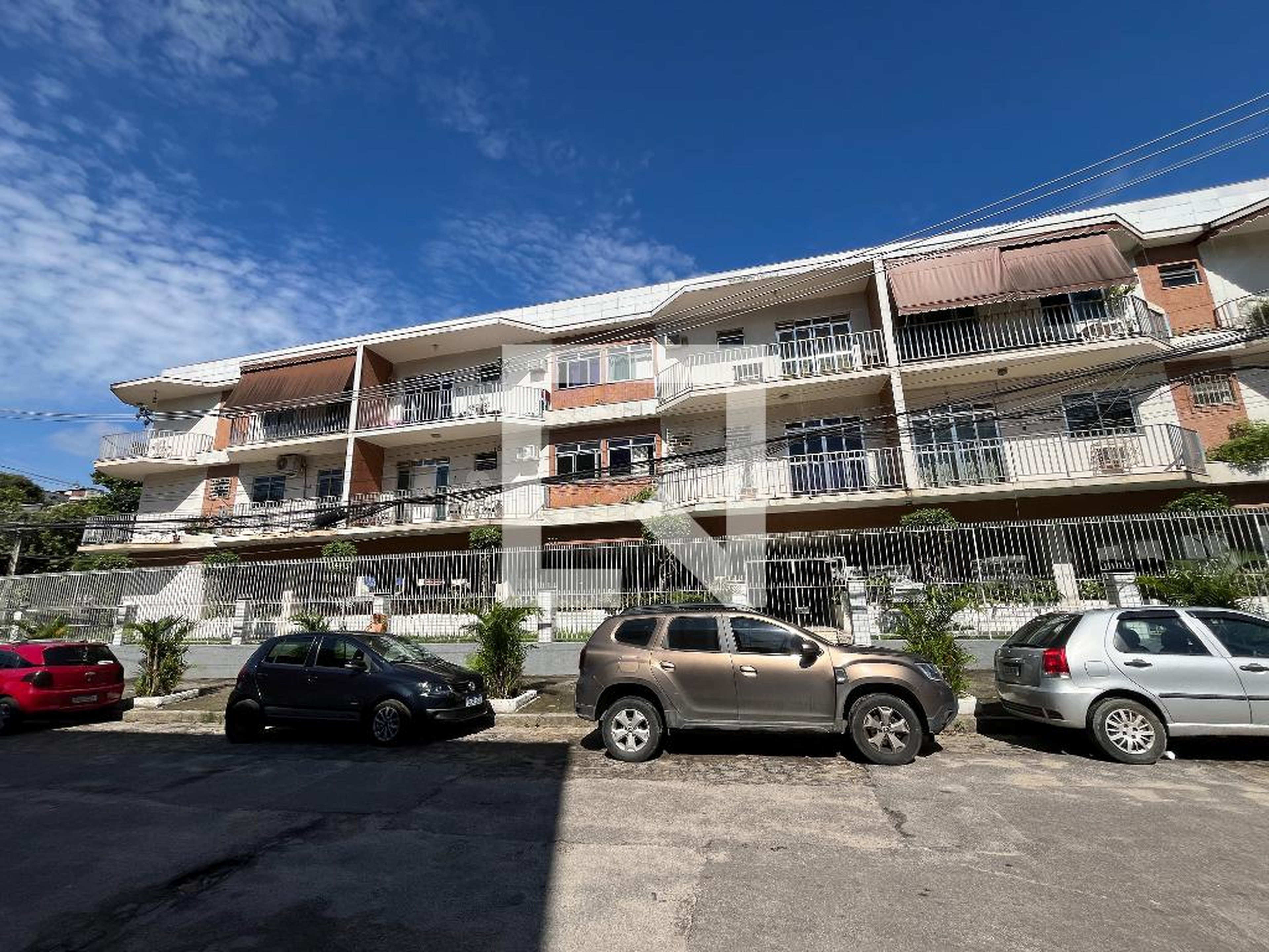 Fachada Condomínio em Rua Pio Dutra, 638