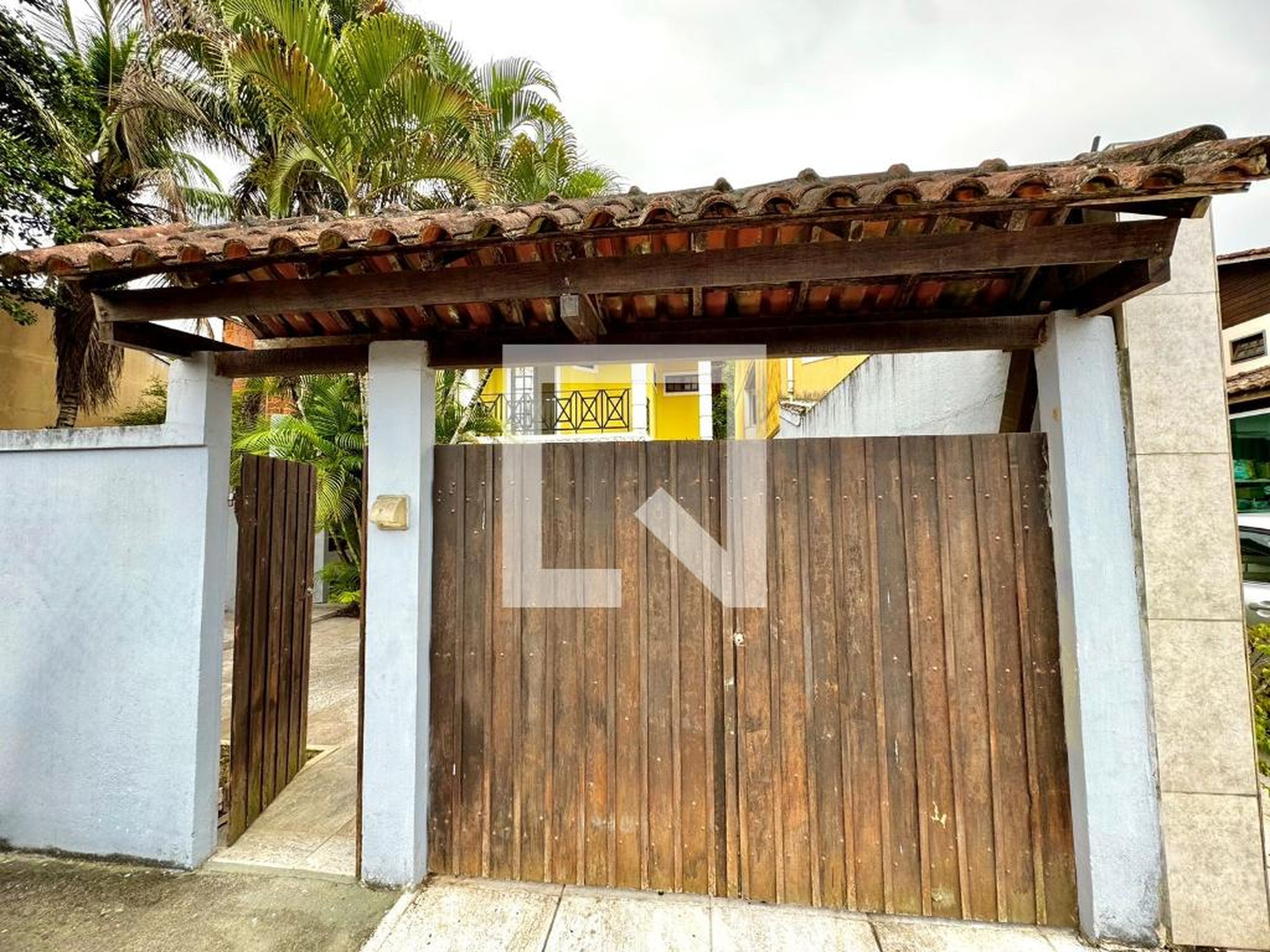 Fachada Condomínio em Rua Lagoa Bonita, 111