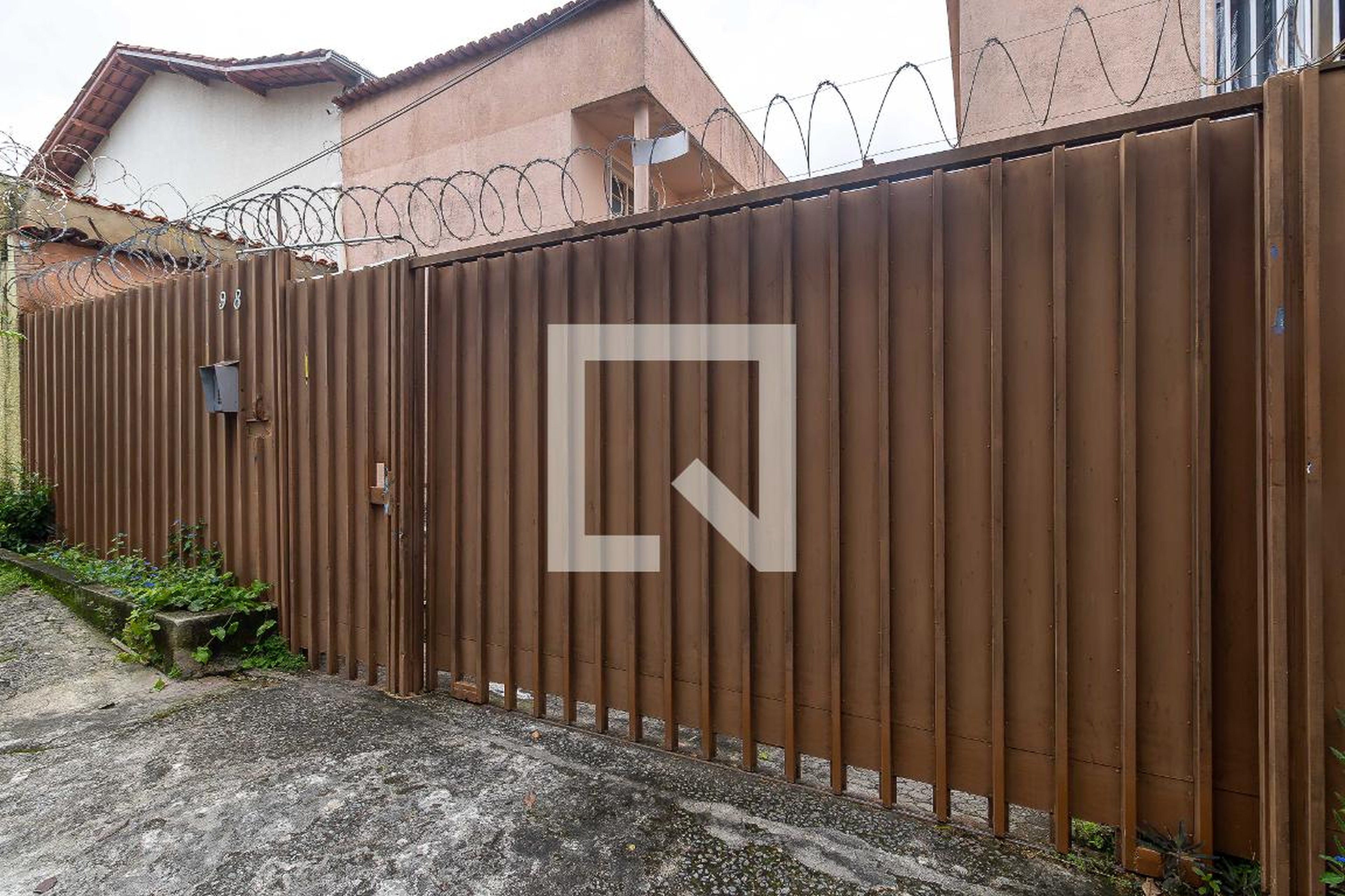 Fachada Condomínio em Rua André de Melo e Castro, 98