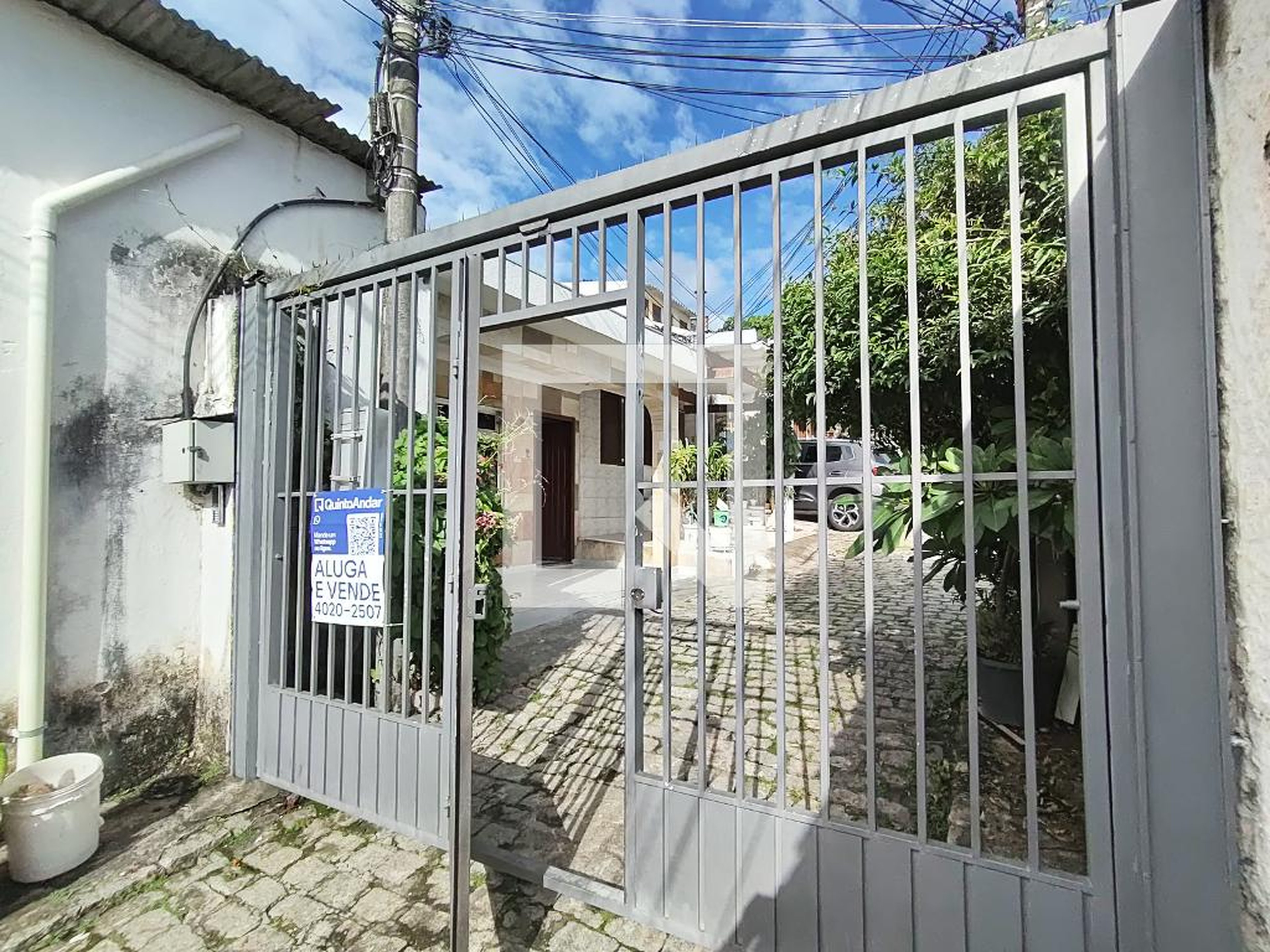 Fachada Condomínio em Rua Doutor Baeta Neves, 73