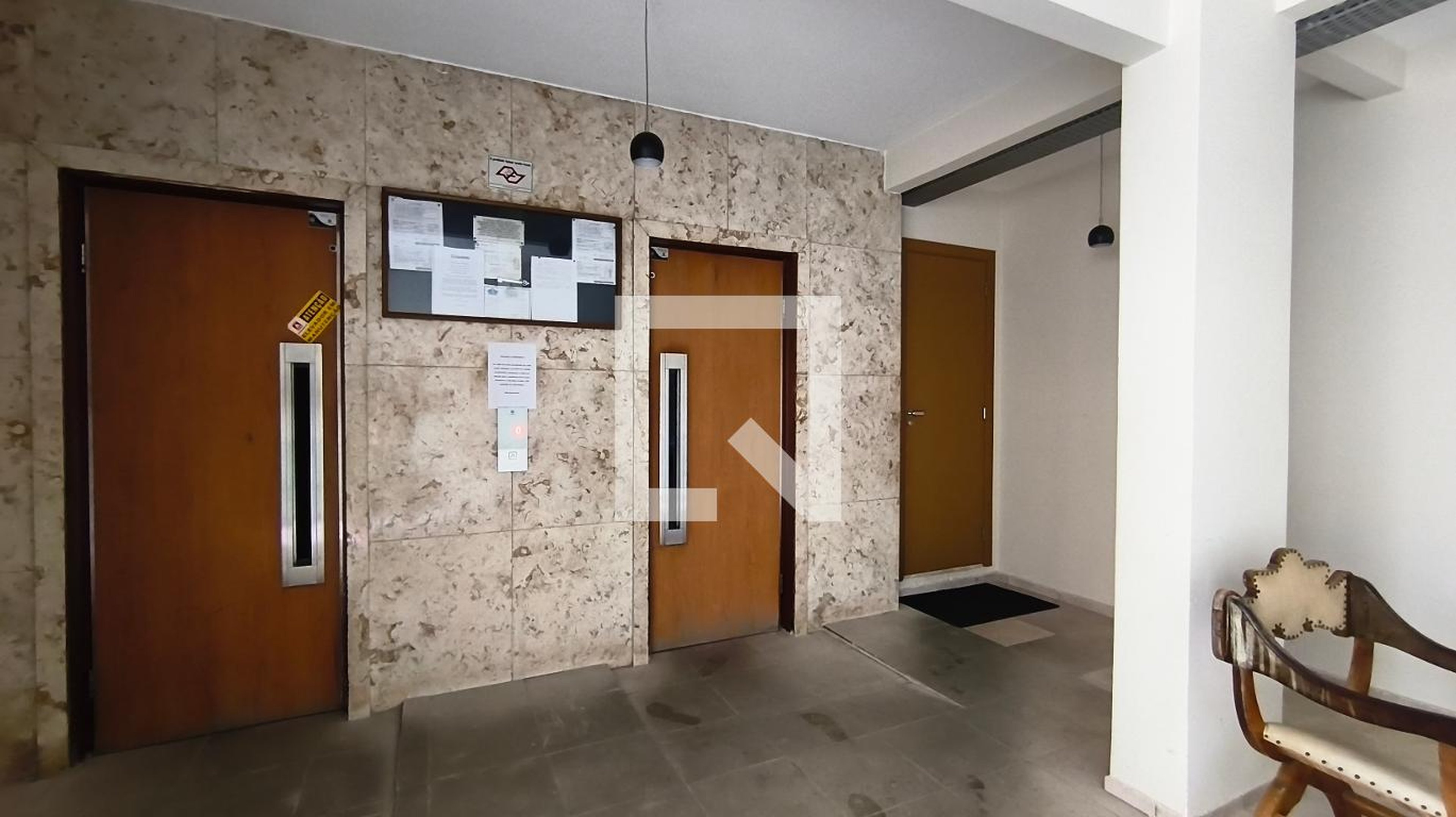 Elevador - Ana Paula