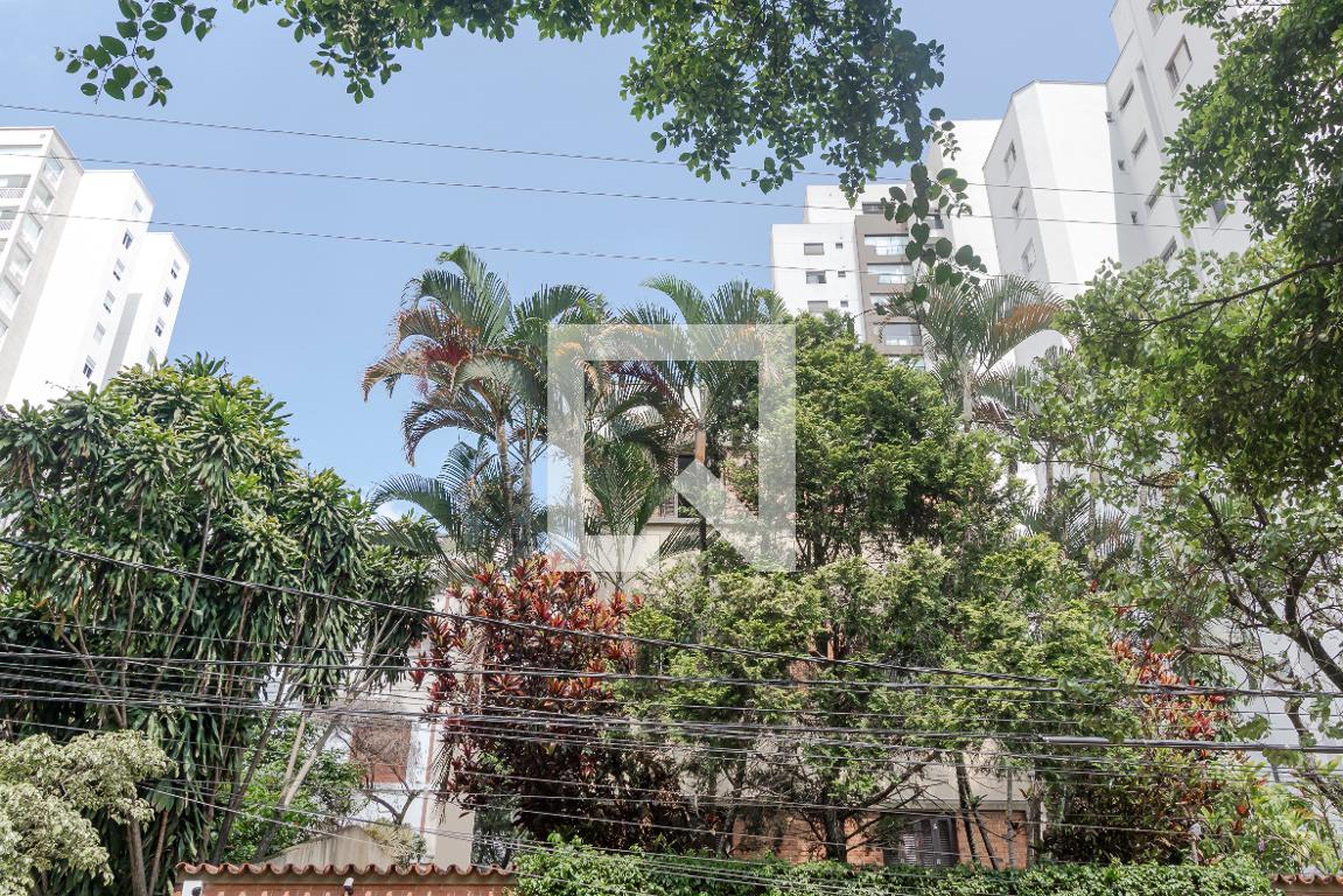 Fachada Condomínio em Rua Doutor Jesuíno Maciel, 22