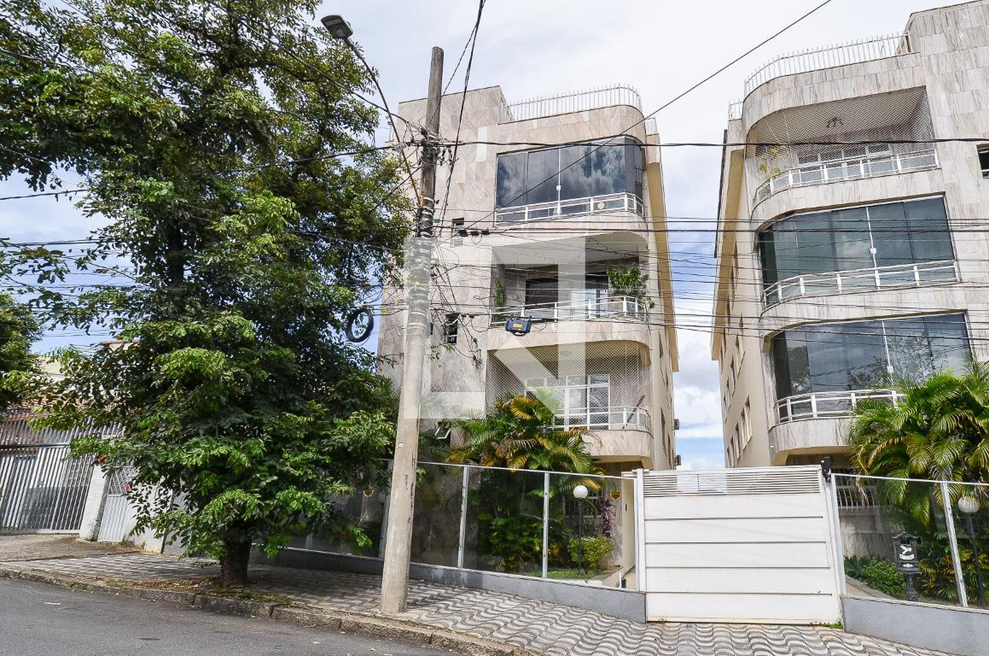 Fachada Condomínio em Rua Quimberlita, 387